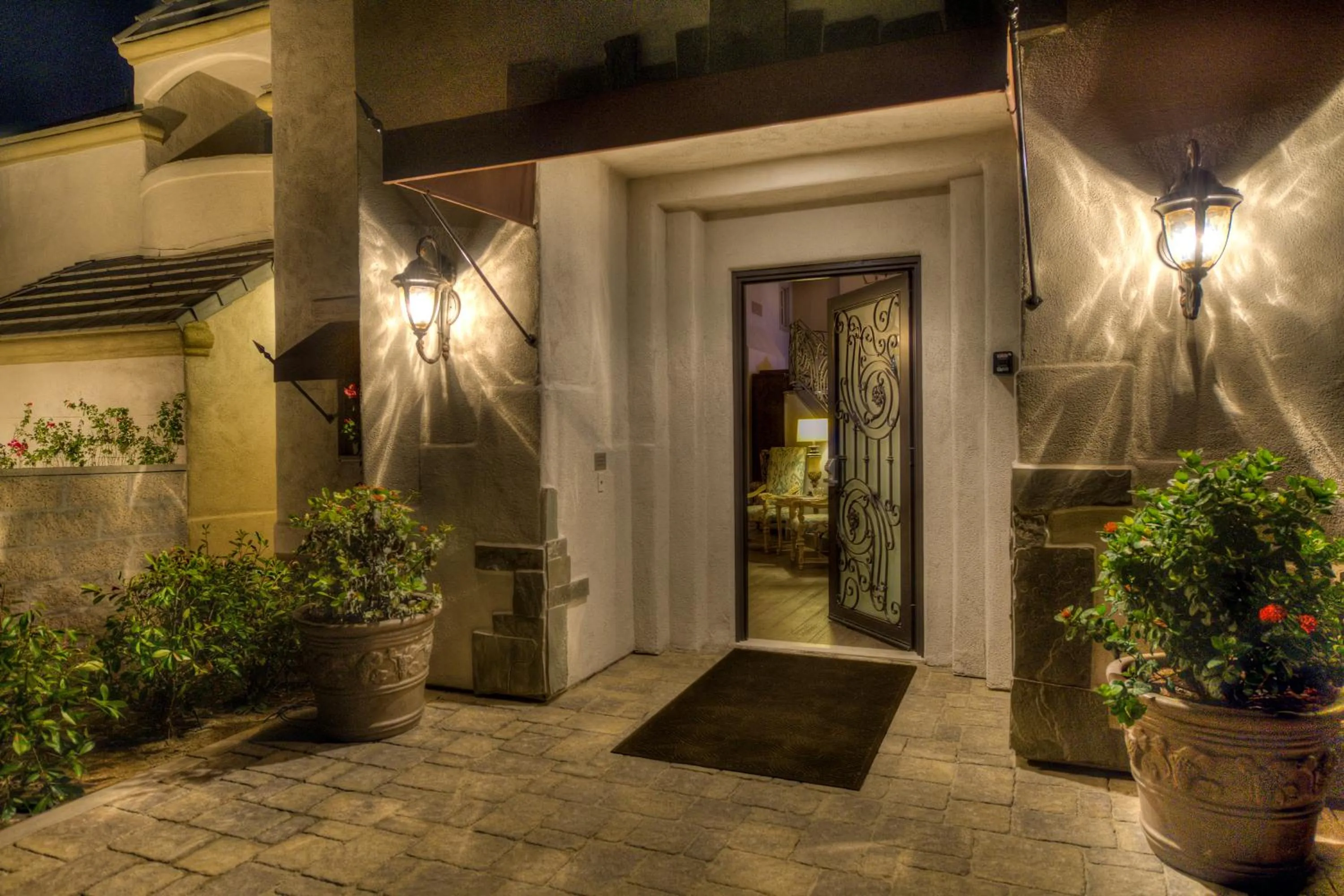 Facade/entrance in The Chateau at Lake La Quinta