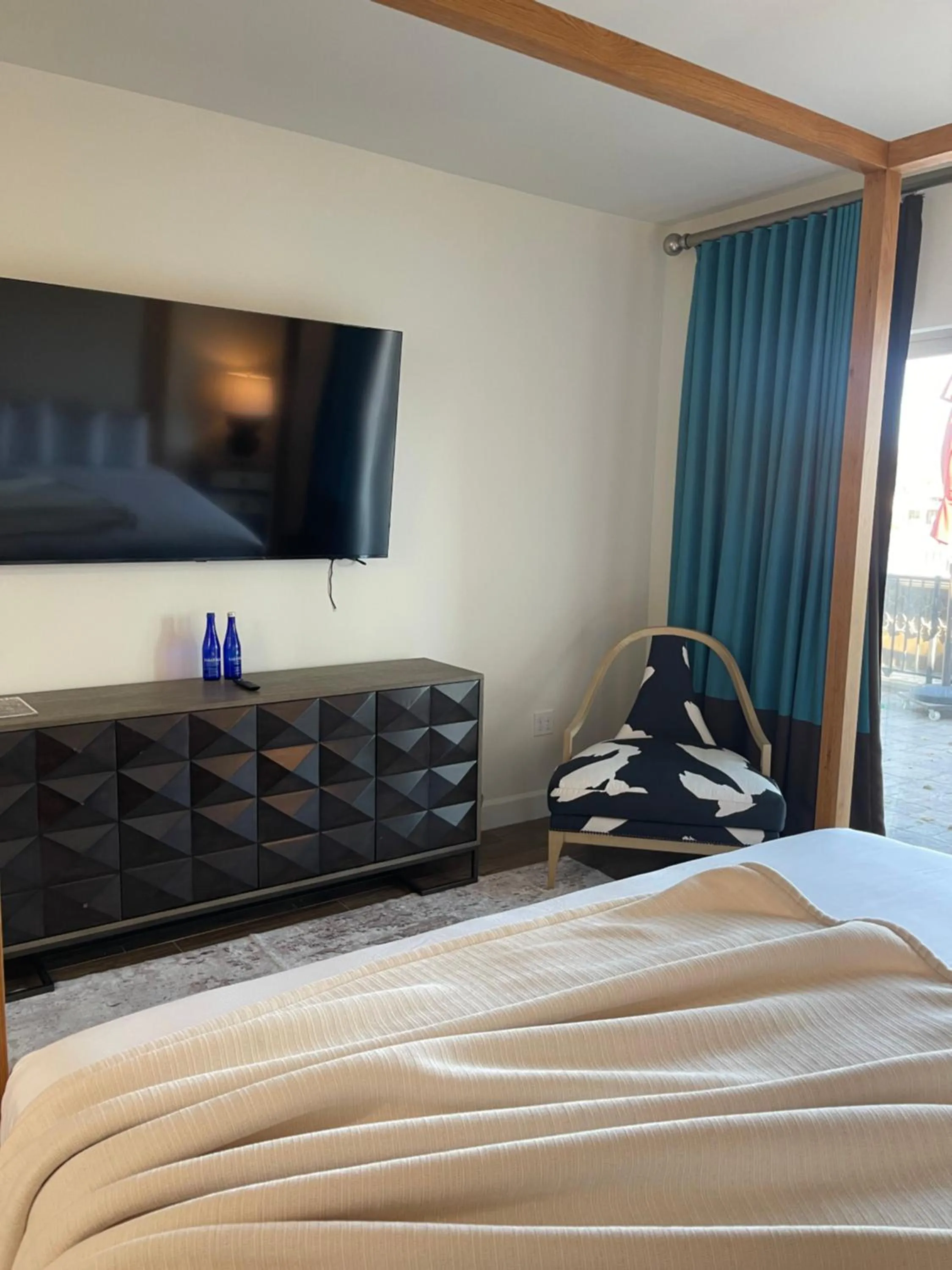 Bed in The Chateau at Lake La Quinta