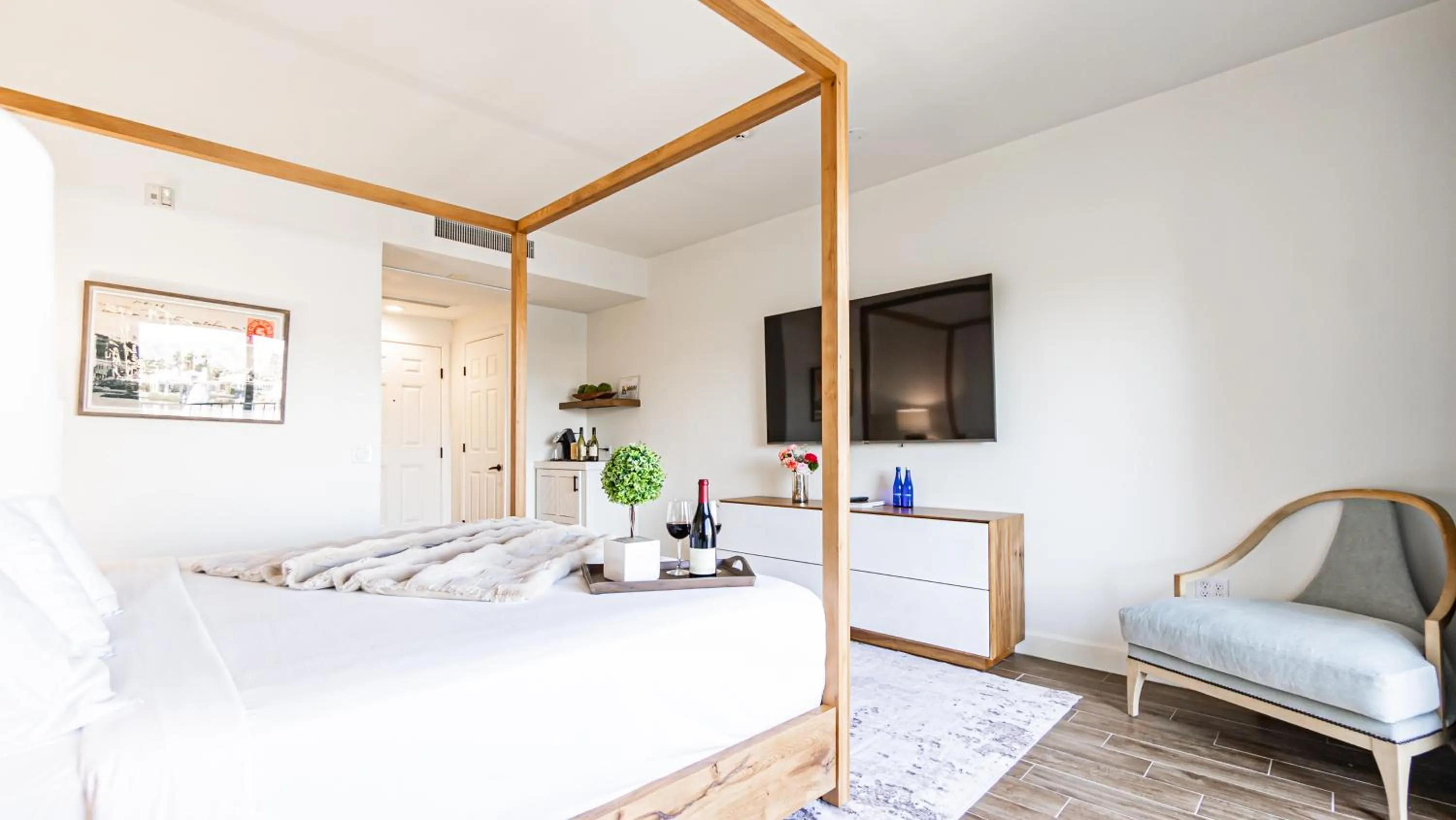 Bed in The Chateau at Lake La Quinta