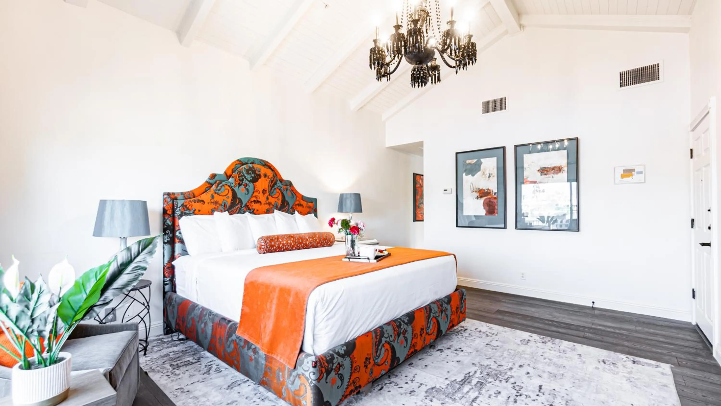 Bed in The Chateau at Lake La Quinta