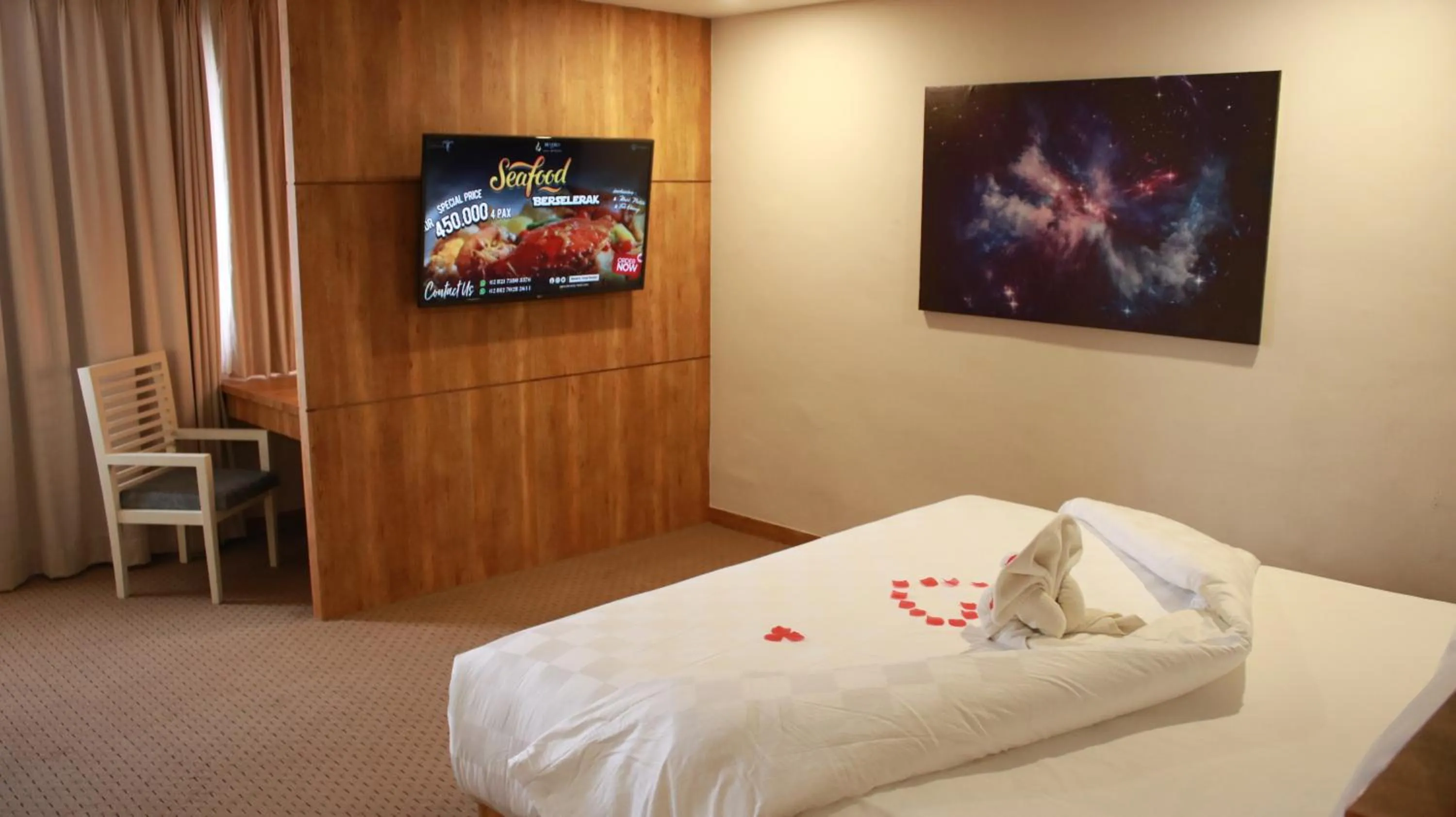 Bed in Beverly Hotel Batam