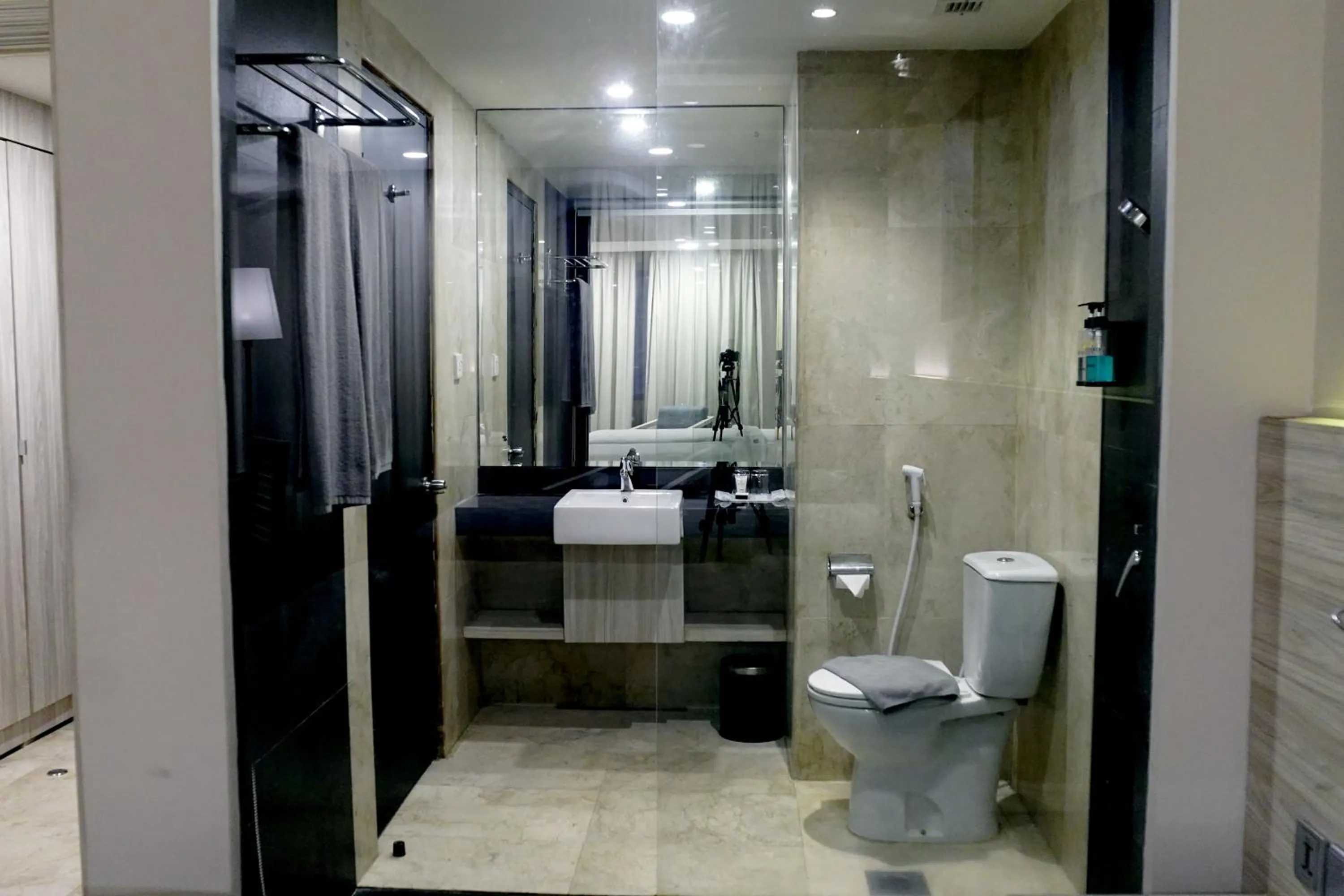 Bathroom in Beverly Hotel Batam