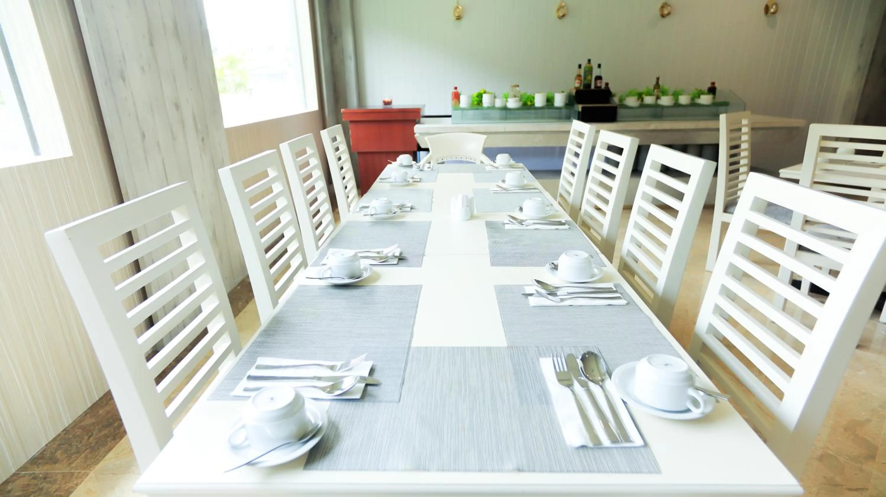 Restaurant/places to eat in Beverly Hotel Batam