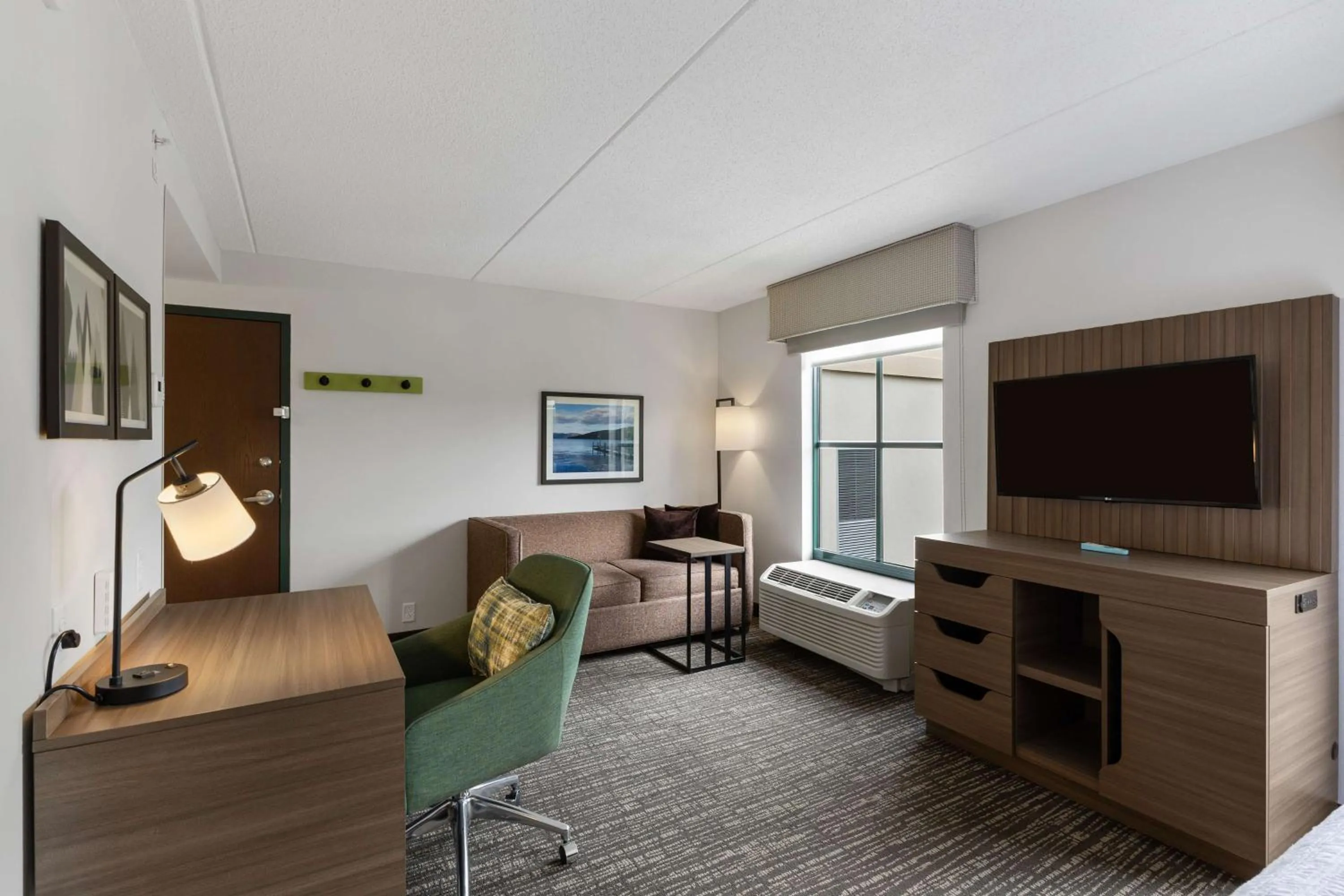 Living room in Hampton Inn & Suites Lake George