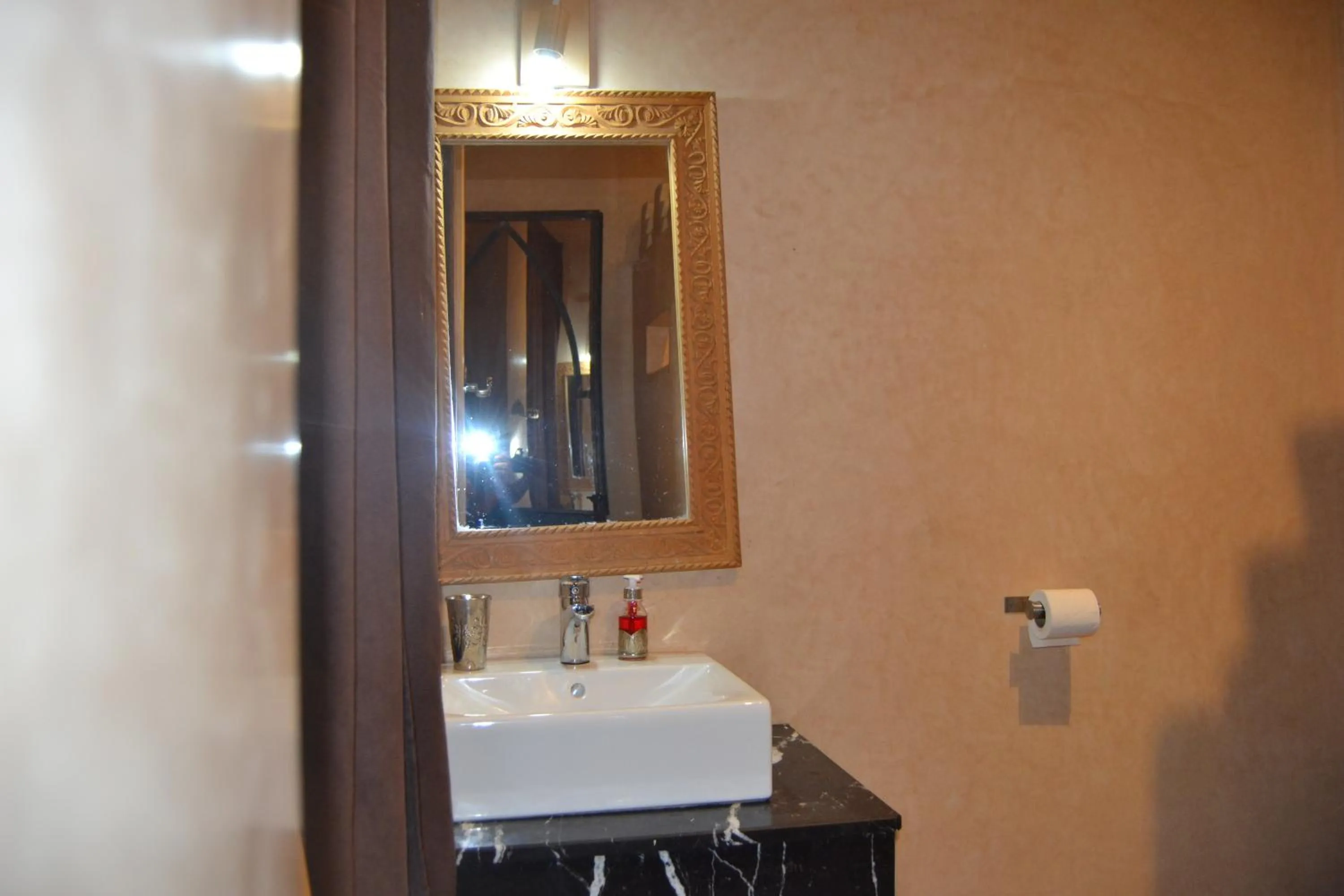 Bathroom in Riad Samarine