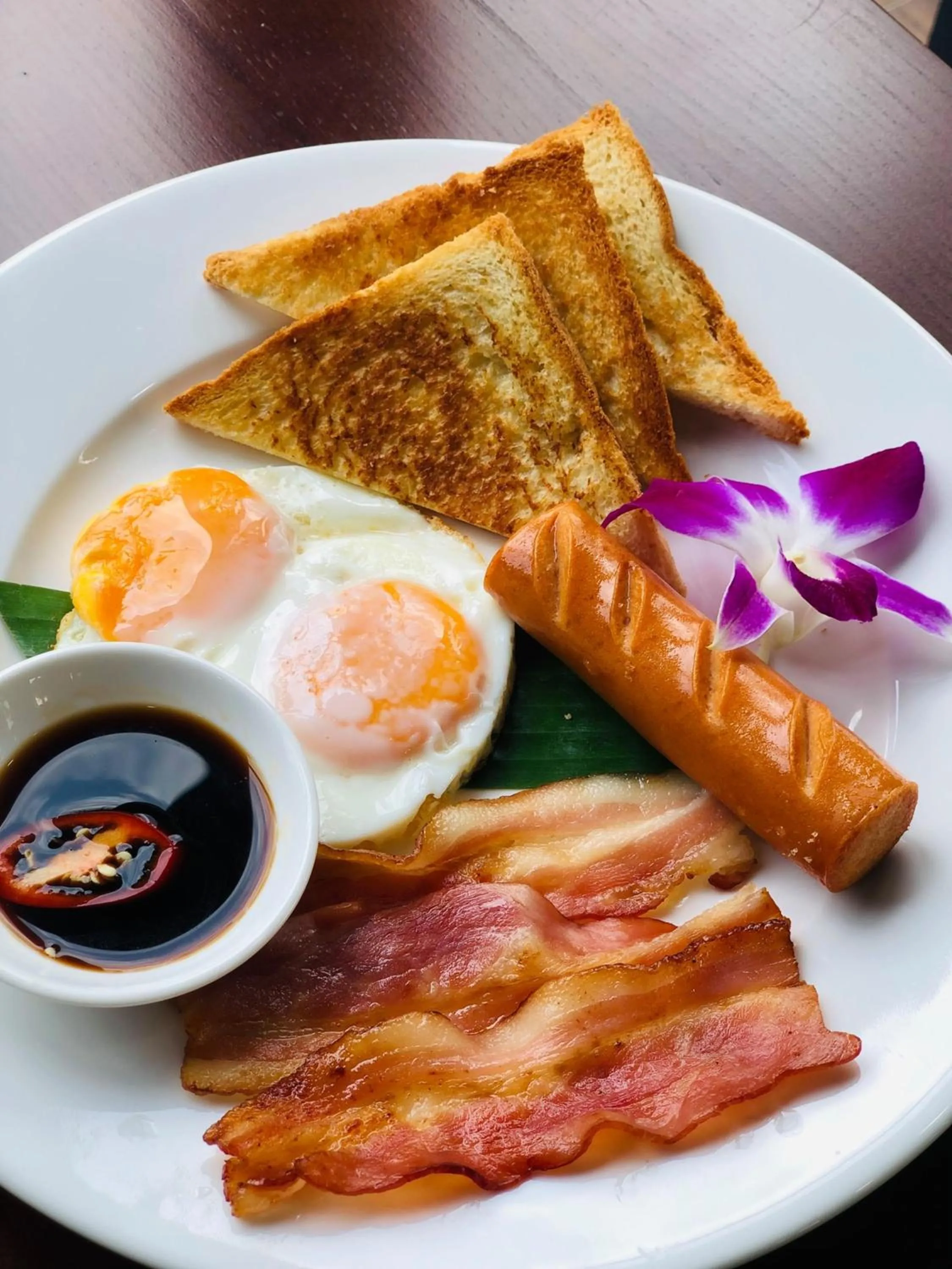 Breakfast in The Bloom Pham Viet Chanh - Modern Living Space in Saigon - A Top Choice for Western Travelers