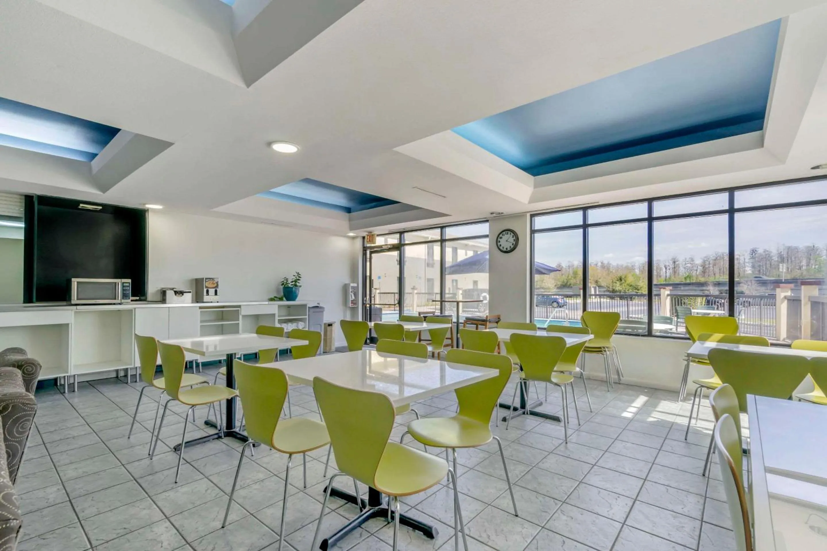 Breakfast in Rodeway Inn Wesley Chapel