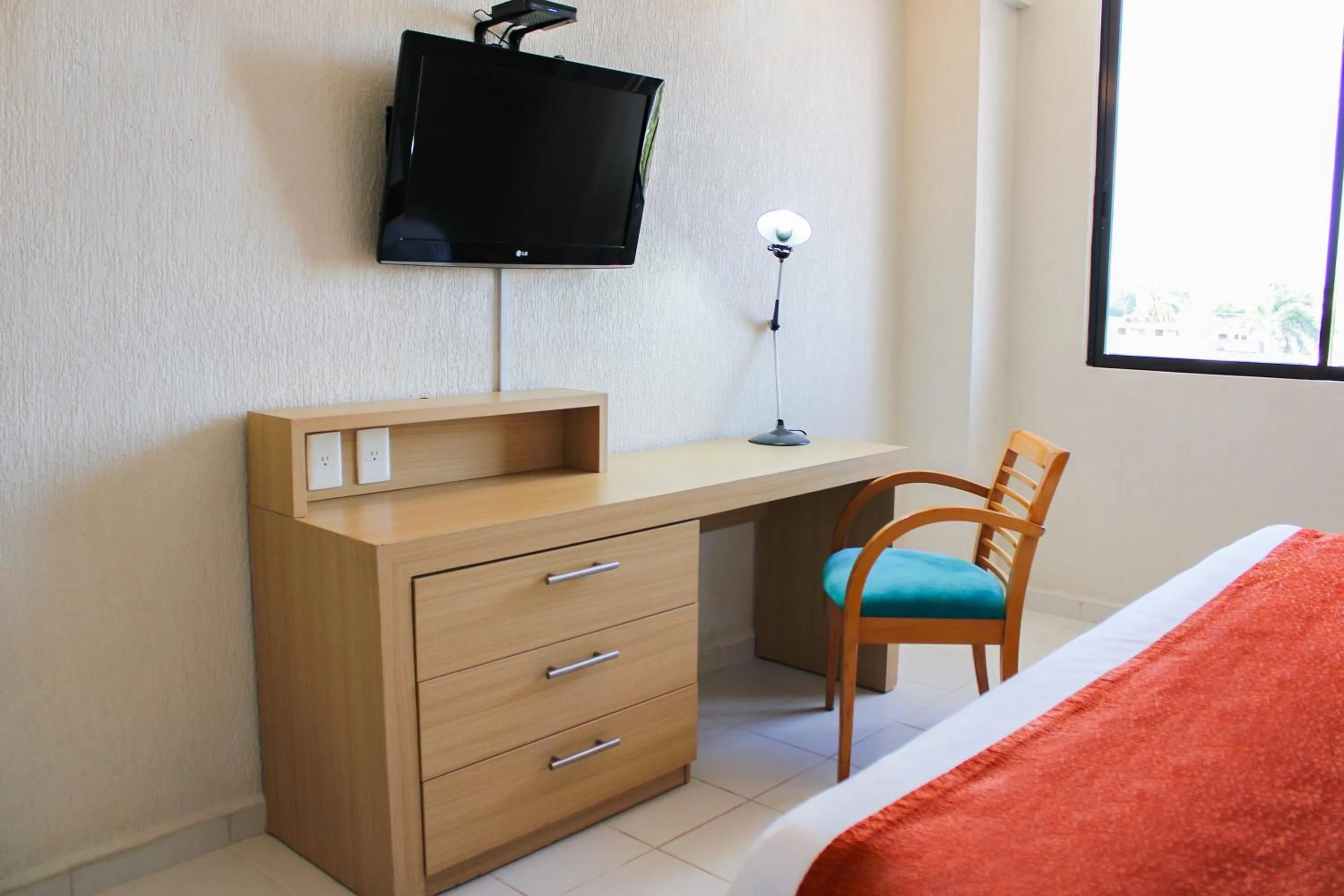 TV and multimedia, Bed in Hotel & Suites Real del Lago