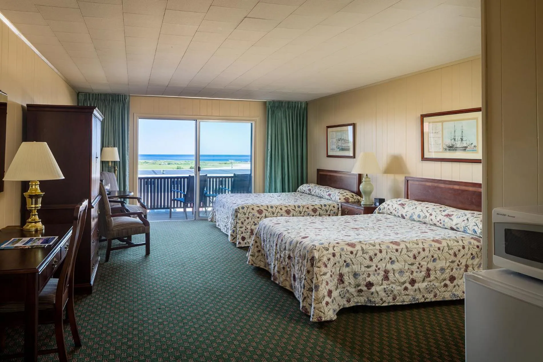 Deluxe Queen Room in The Vista