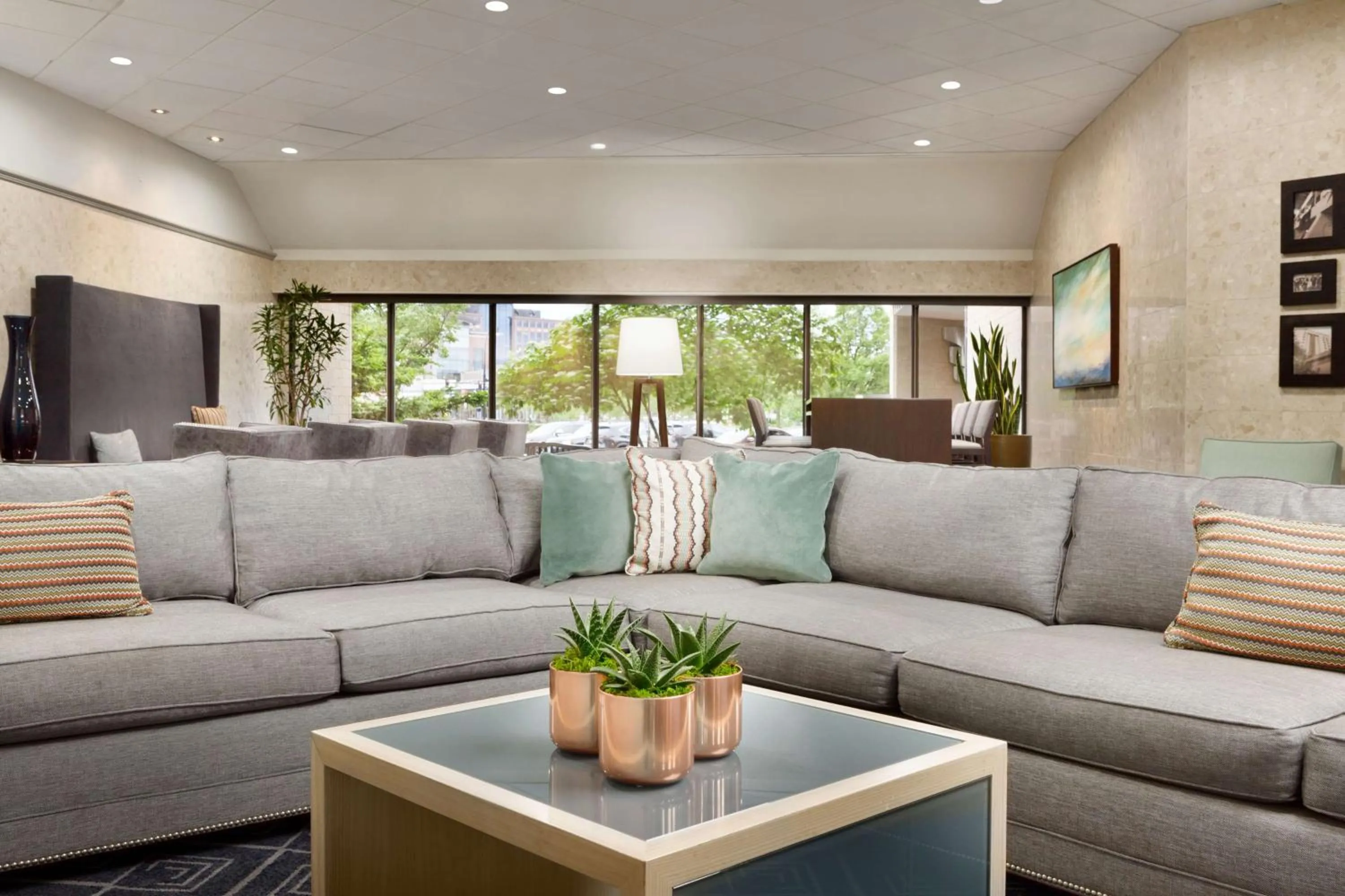 Lobby or reception in DoubleTree by Hilton Minneapolis Park Place