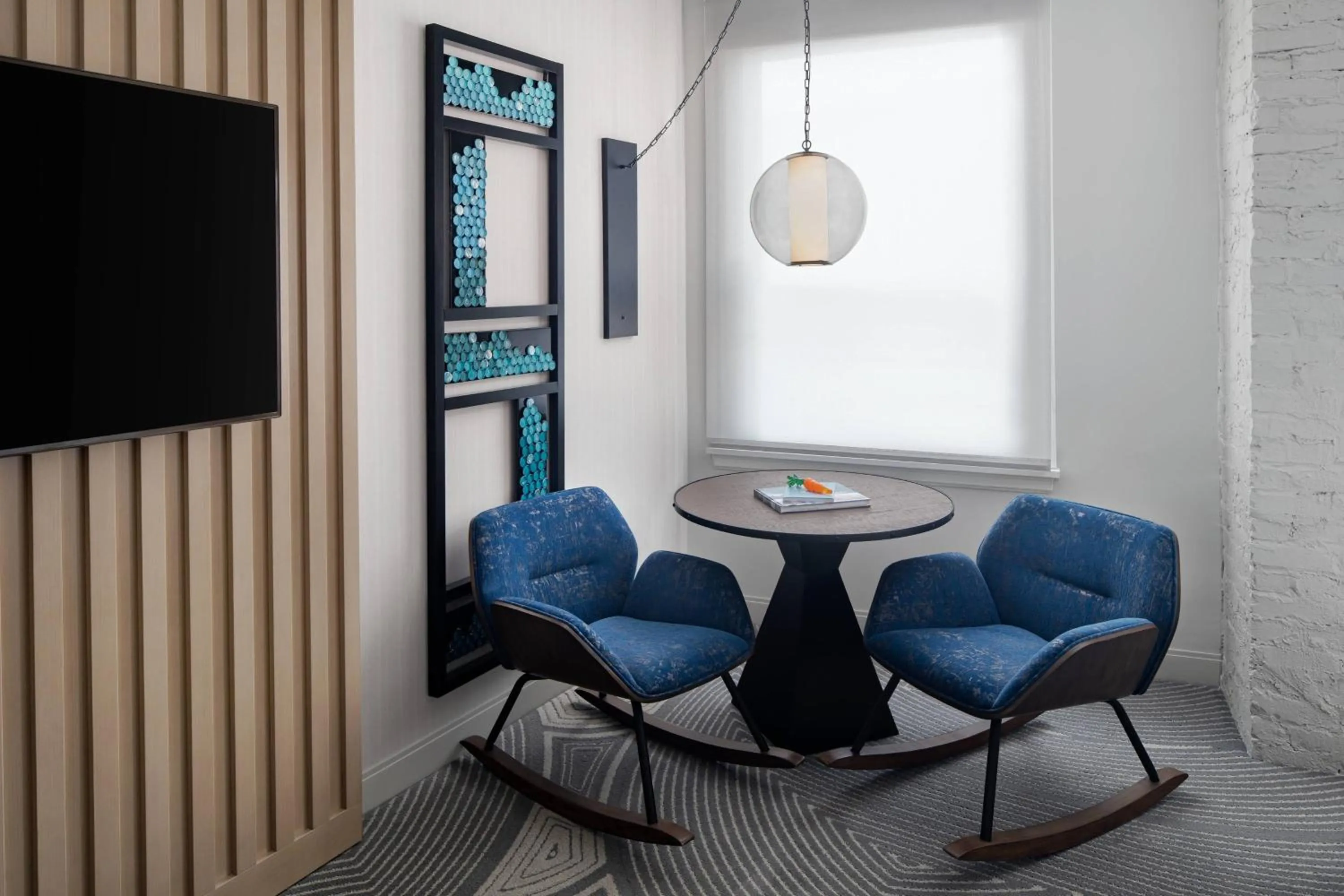 Photo of the whole room in Glass Light Hotel & Gallery, Autograph Collection