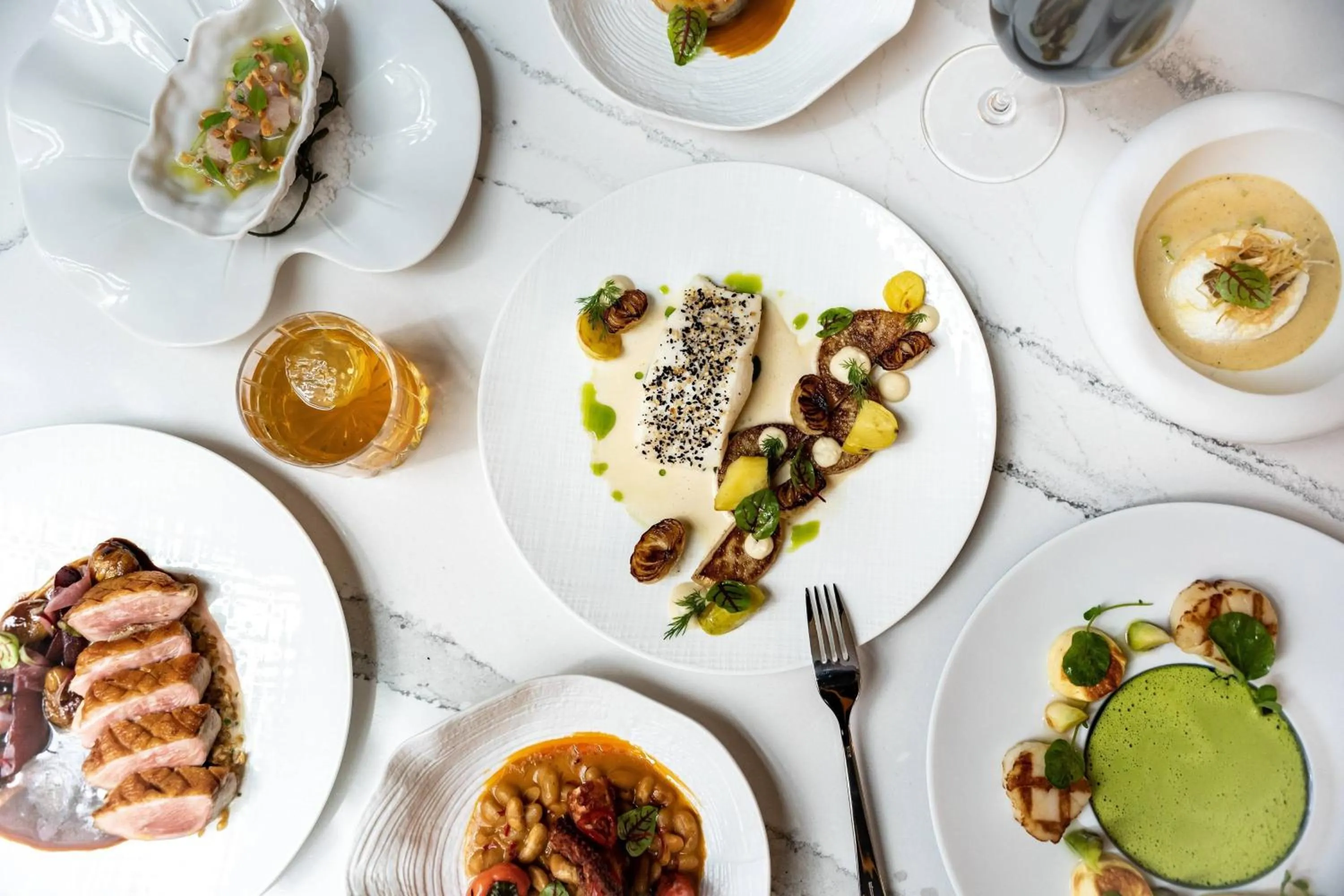 Restaurant/places to eat in Glass Light Hotel & Gallery, Autograph Collection