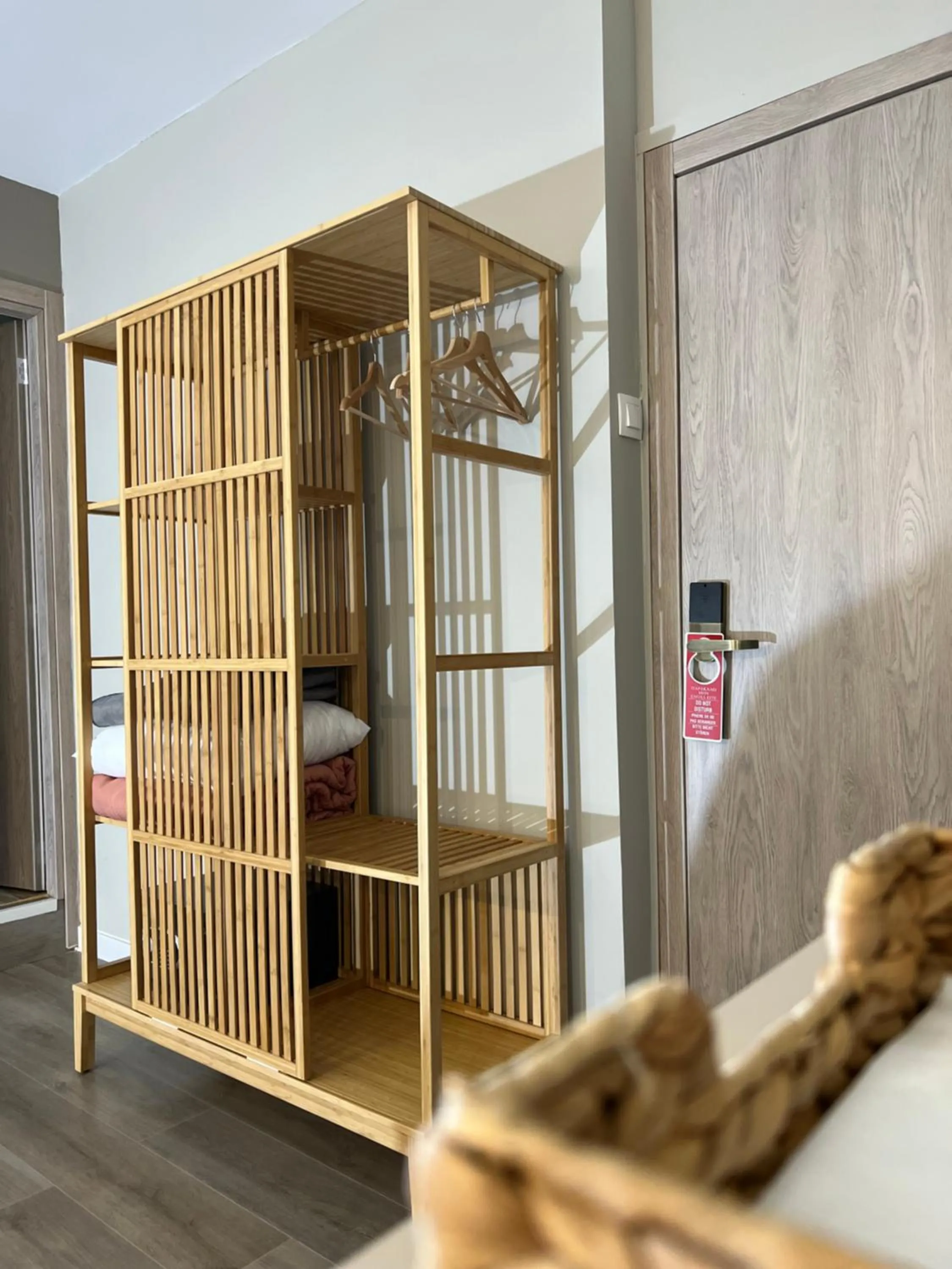 wardrobe, Bed in Luxor Premium Suites