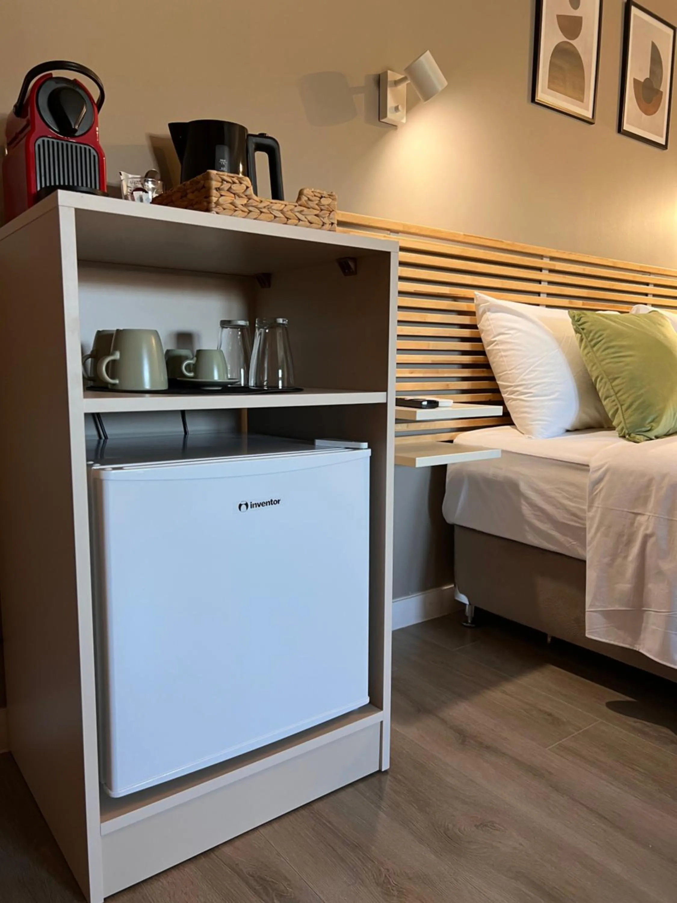 Coffee/tea facilities, Bed in Luxor Premium Suites