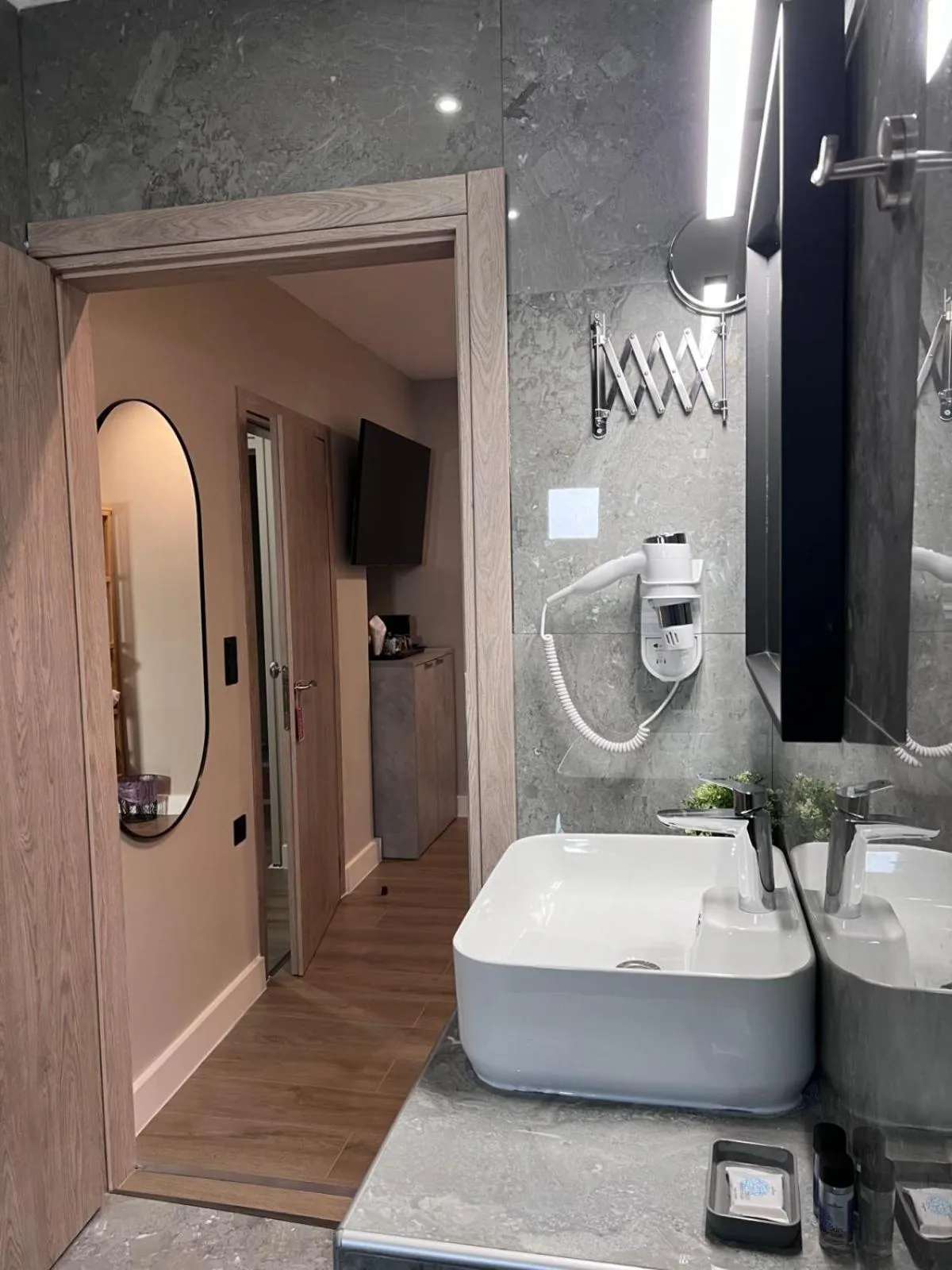 Shower in Luxor Premium Suites