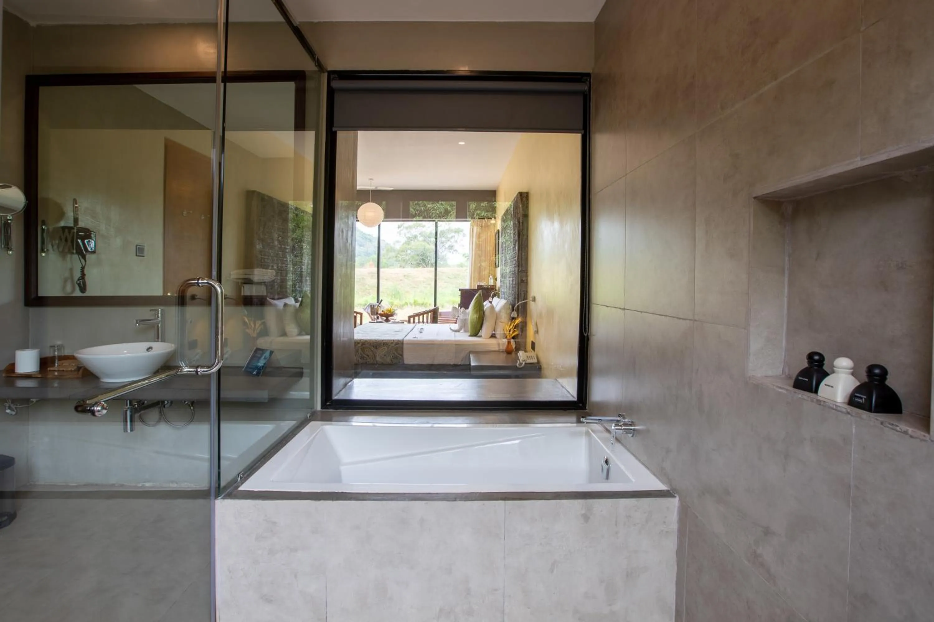 Shower in Sigiriya King's Resort