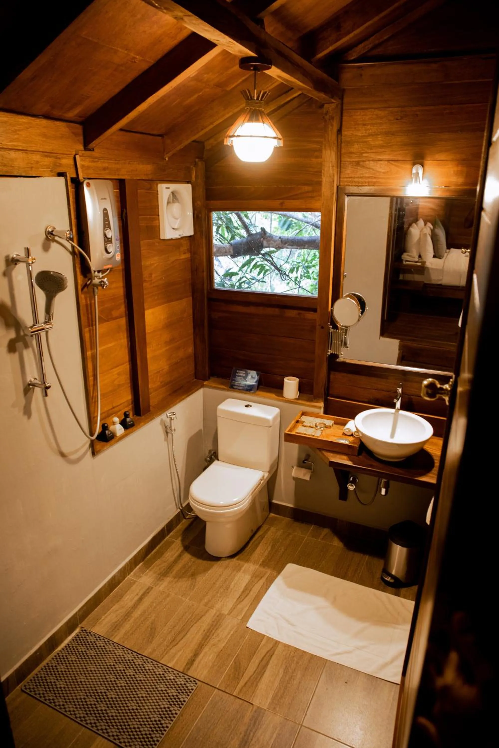 Shower in Sigiriya King's Resort