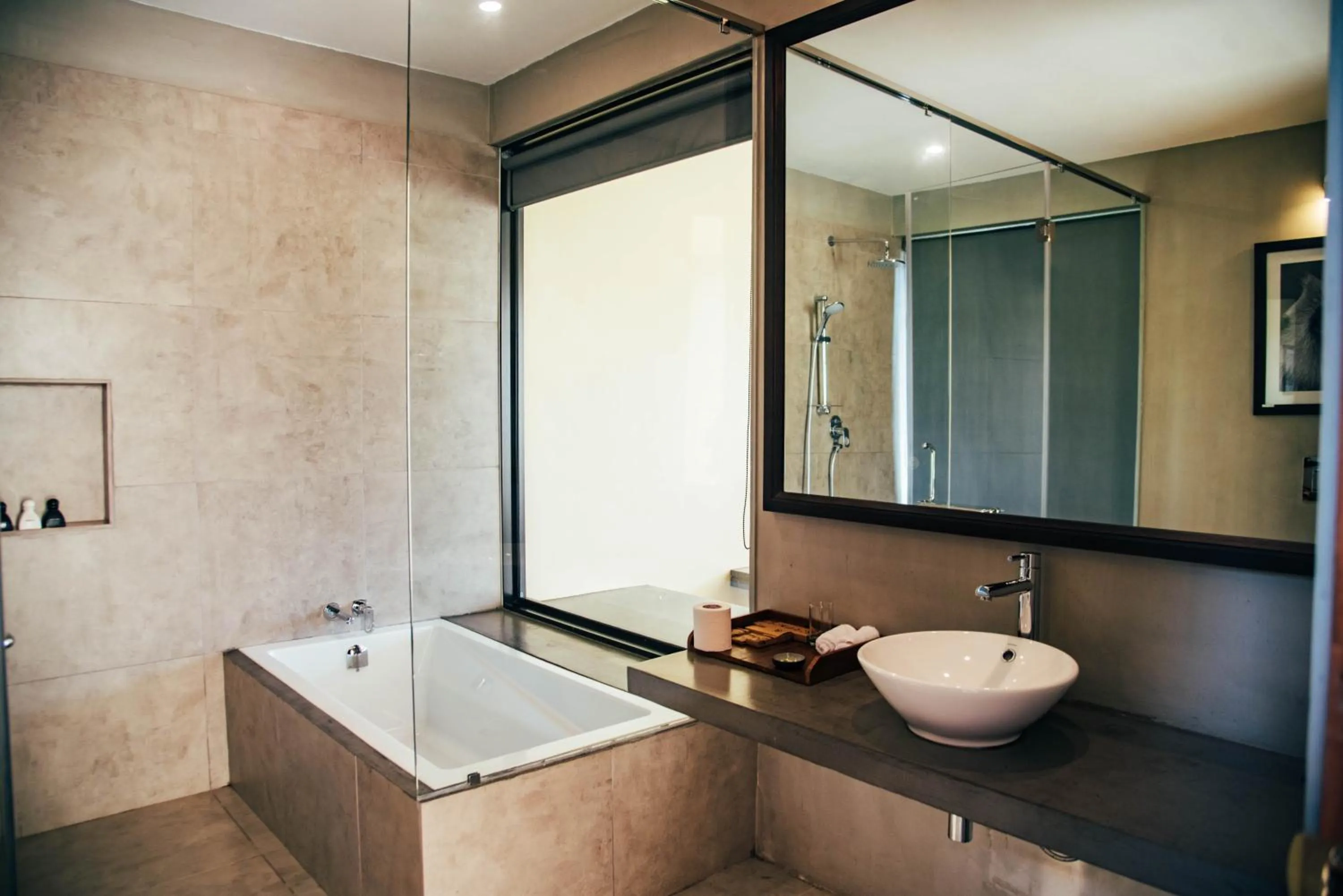 Shower in Sigiriya King's Resort