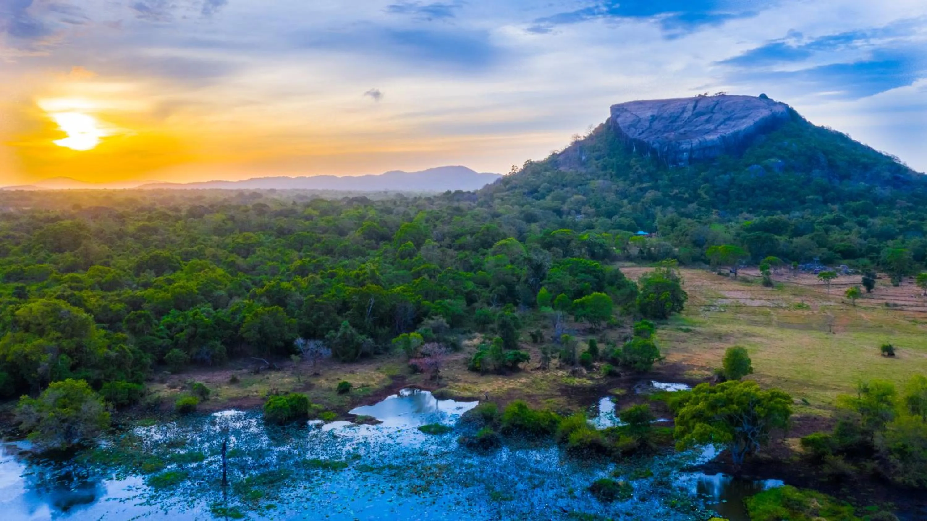Mountain view in Sigiriya King's Resort