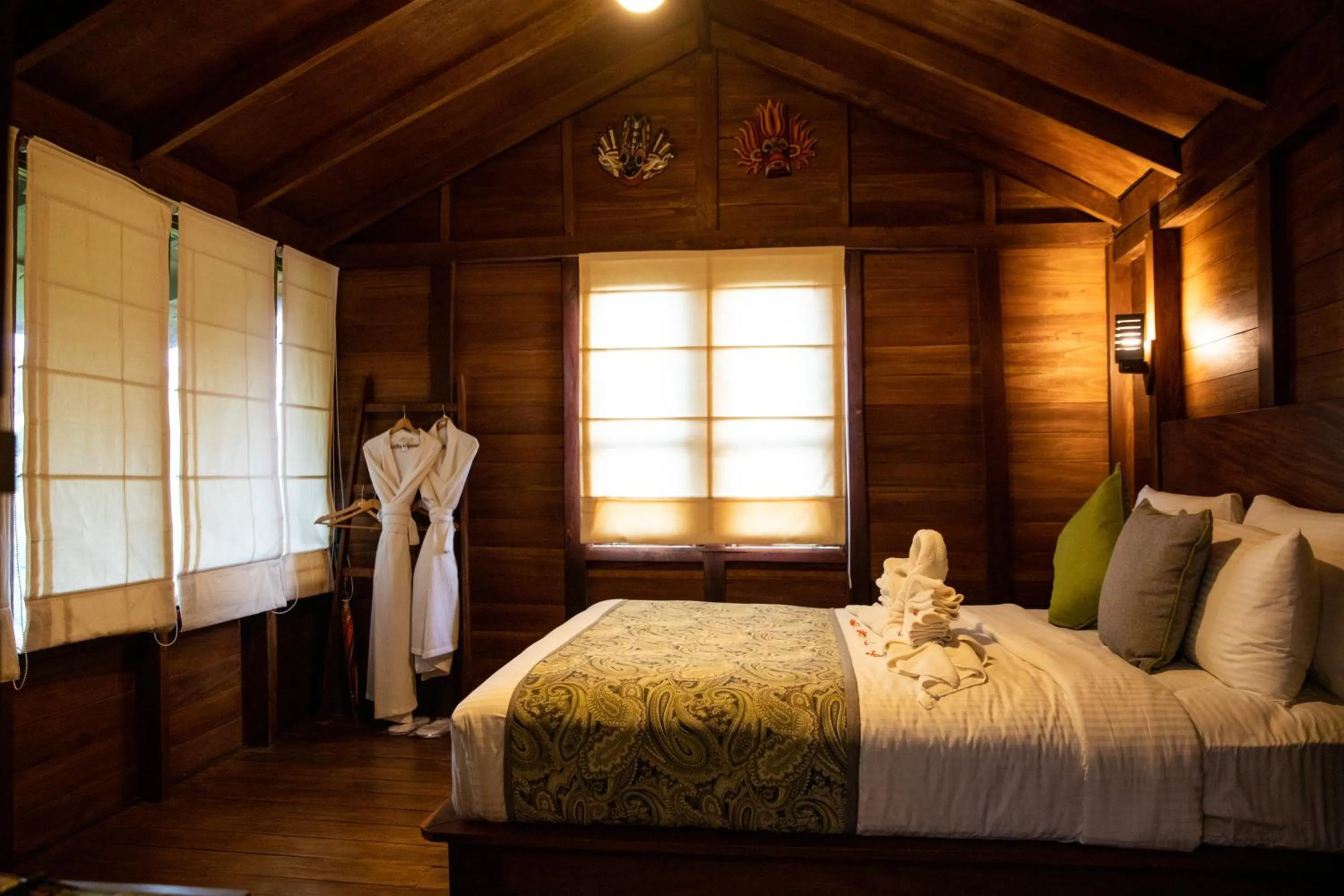 Restaurant/places to eat, Bed in Sigiriya King's Resort