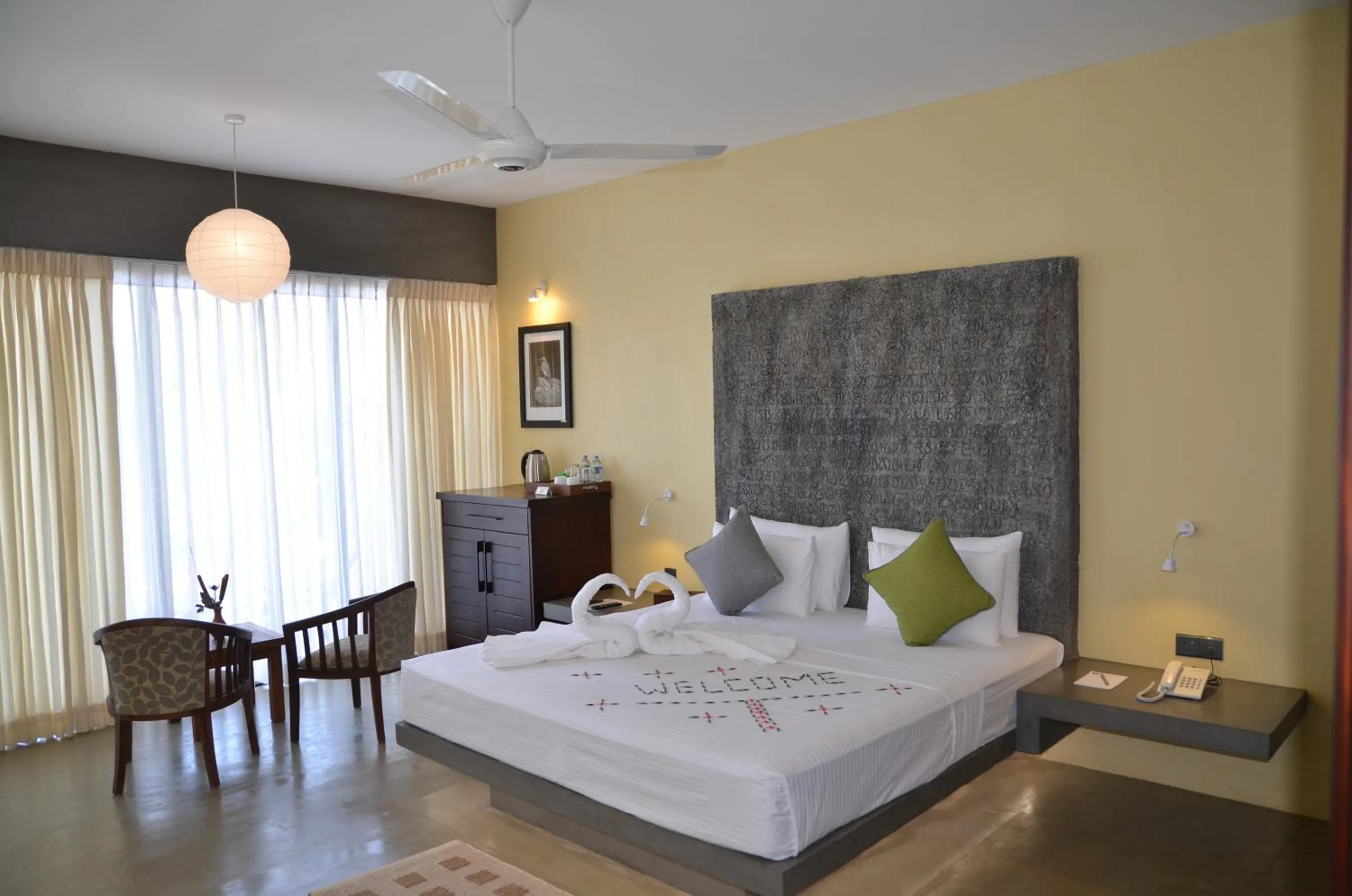 Bed in Sigiriya King's Resort