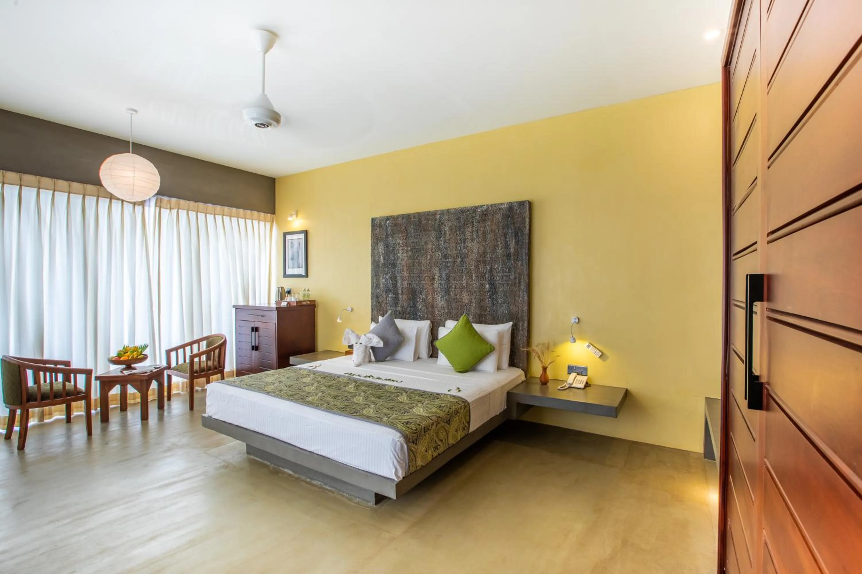 Living room, Bed in Sigiriya King's Resort