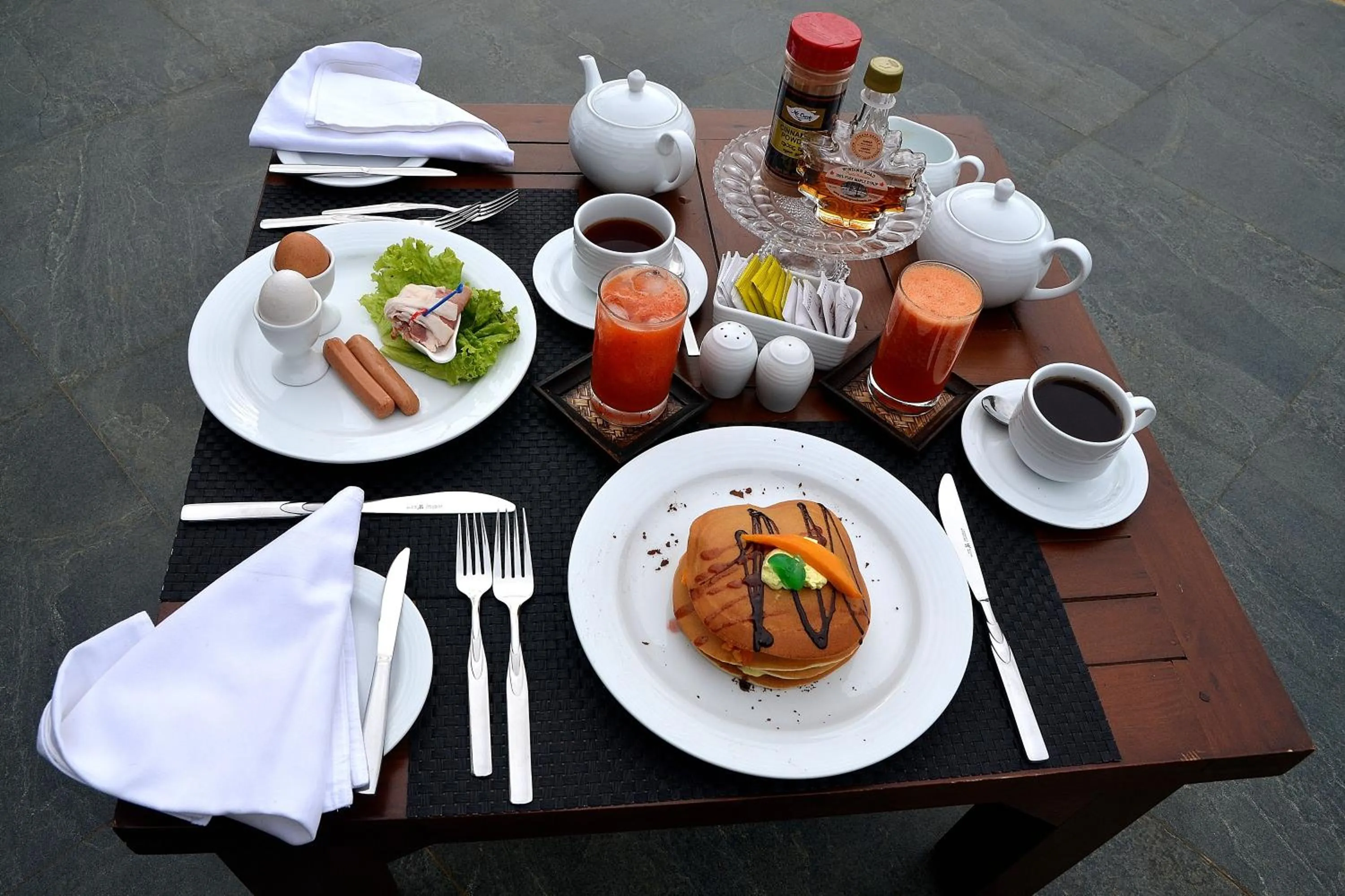Breakfast in Sigiriya King's Resort