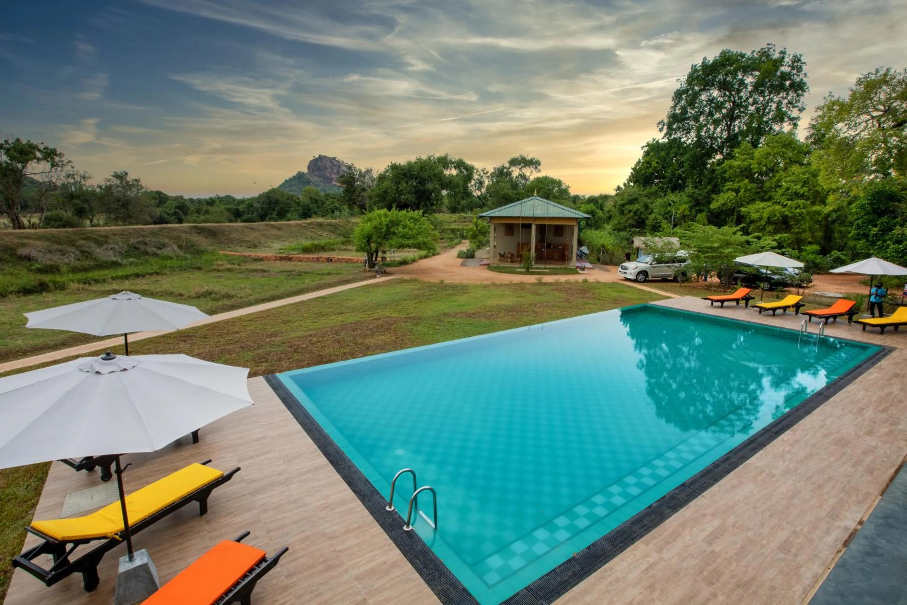 Swimming pool in Sigiriya King's Resort