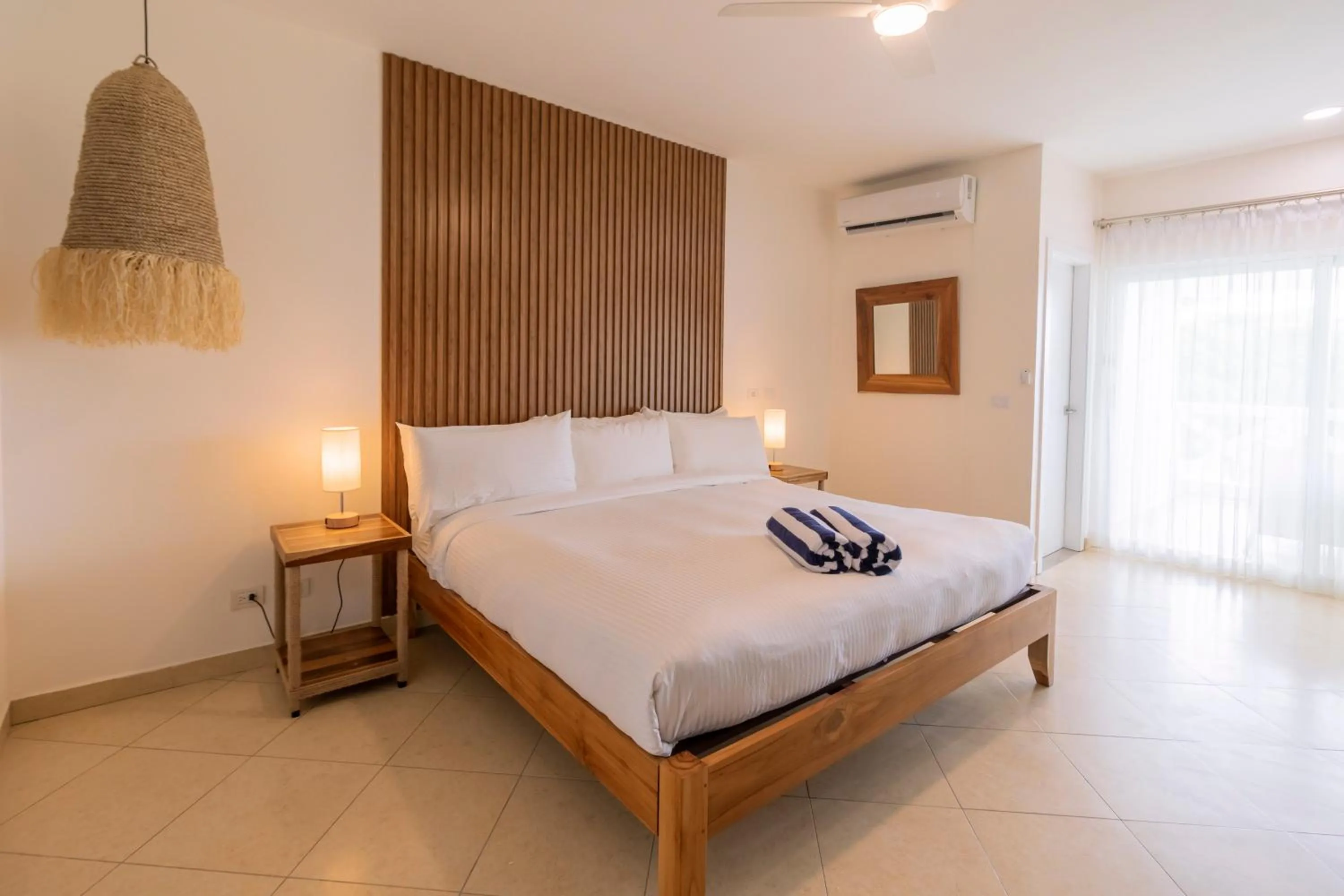 Deluxe King with Balcony Ocean View in Hotel Santa Teresa by the Beach