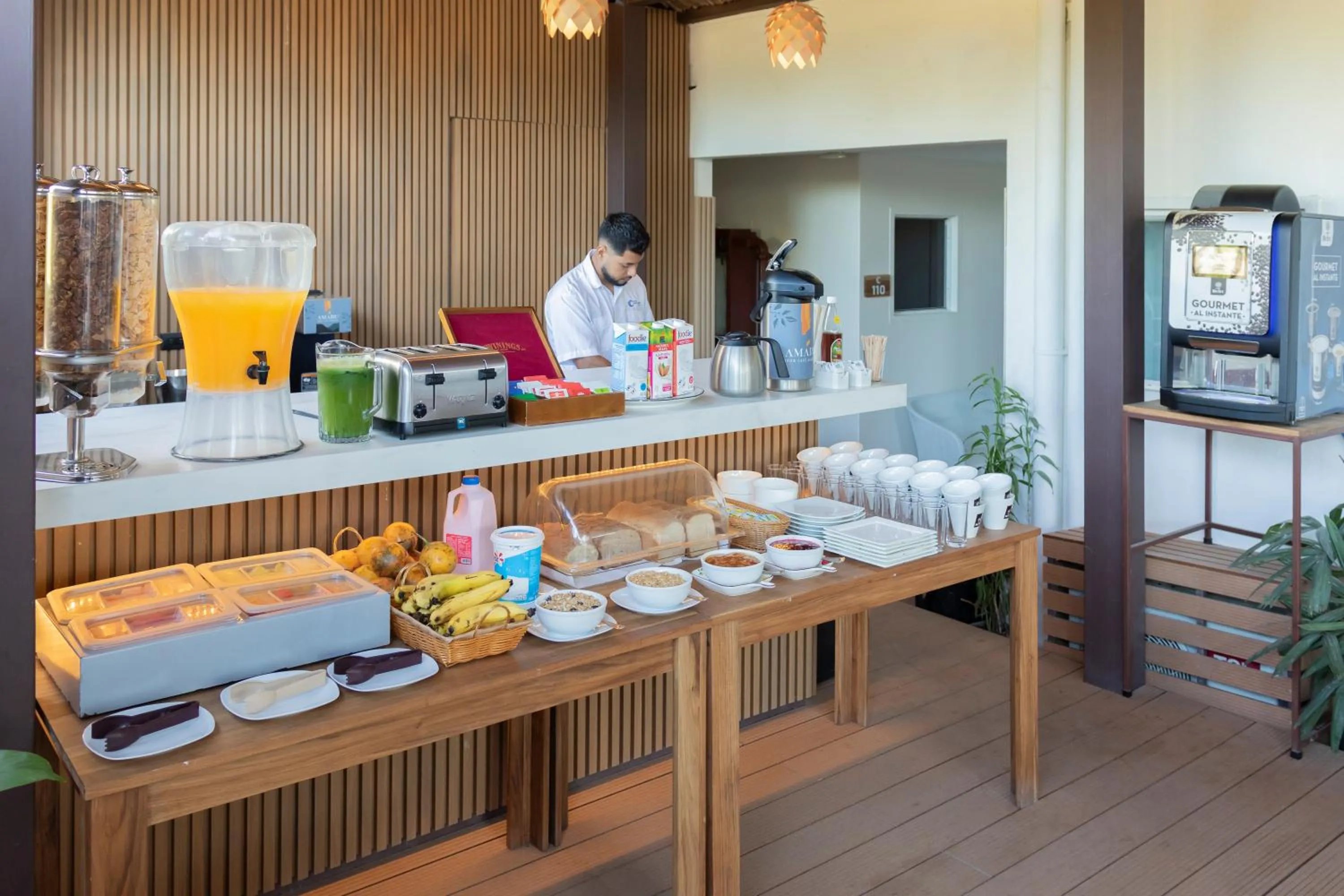 Coffee/tea facilities in Hotel Santa Teresa by the Beach