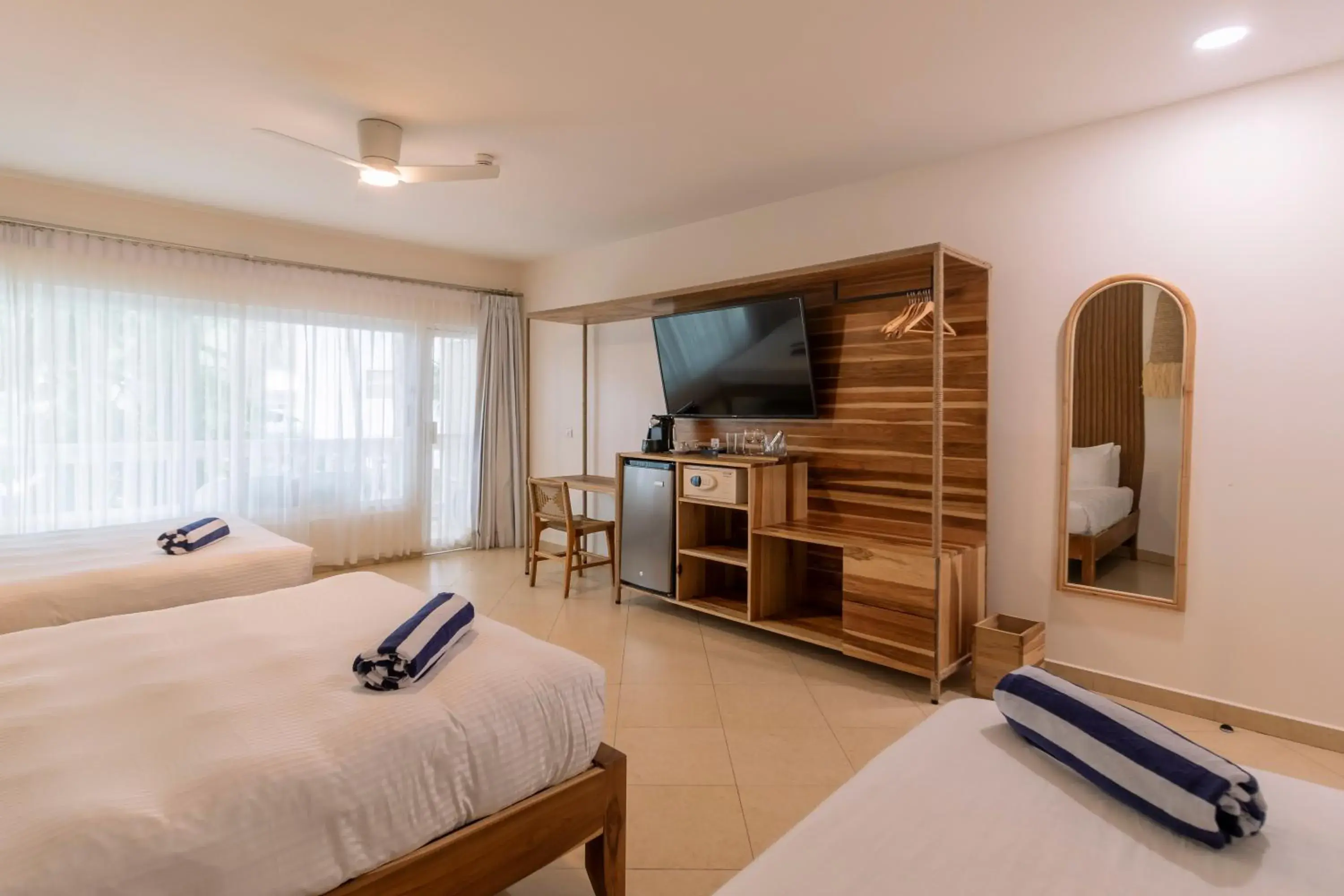 Family 2 Queen with Balcony Courtyard View in Hotel Santa Teresa by the Beach Family 2 Queen with Balcony Courtyard View in Hotel Santa Teresa by the Beach