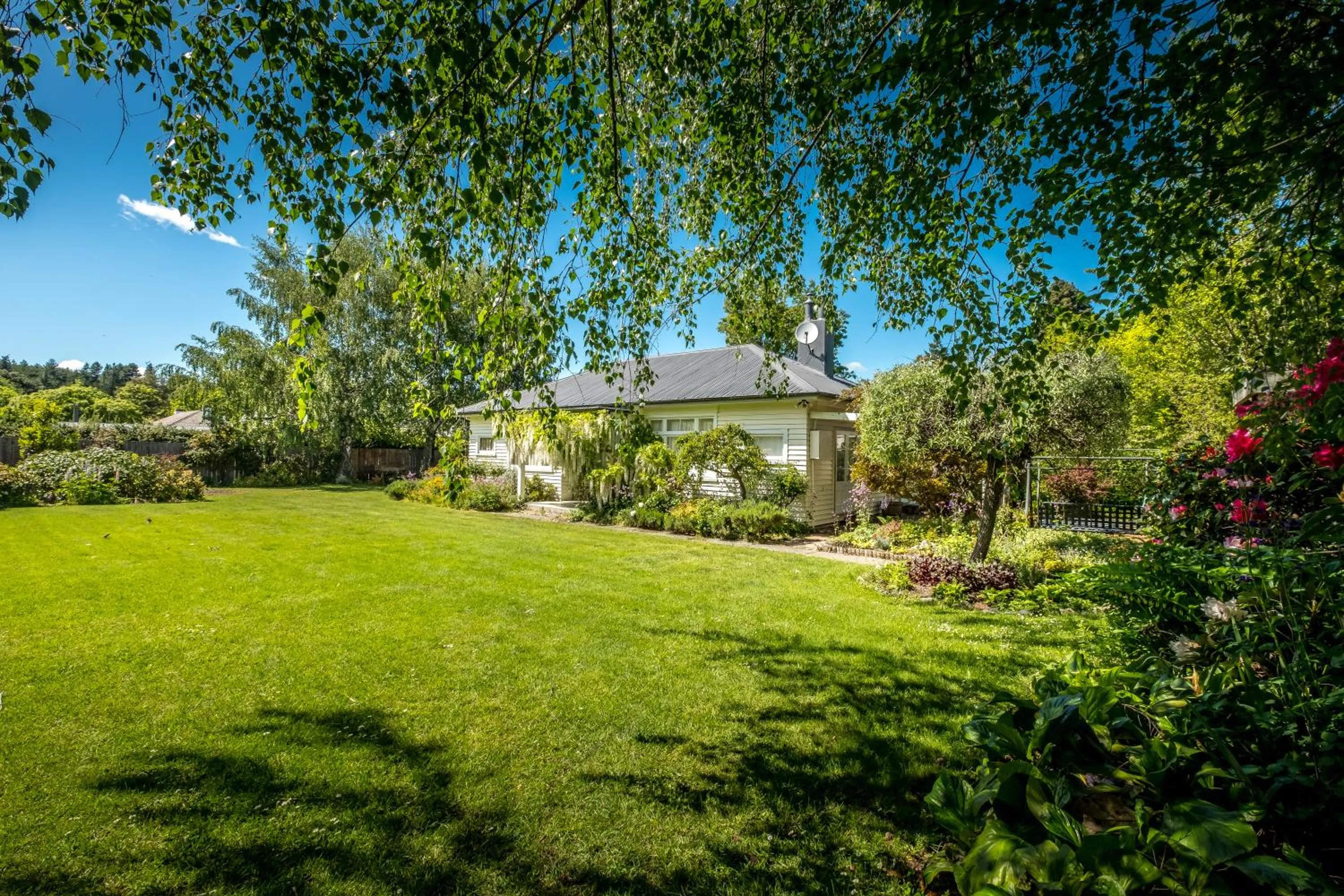 Property building in Harrogate Gardens Motel