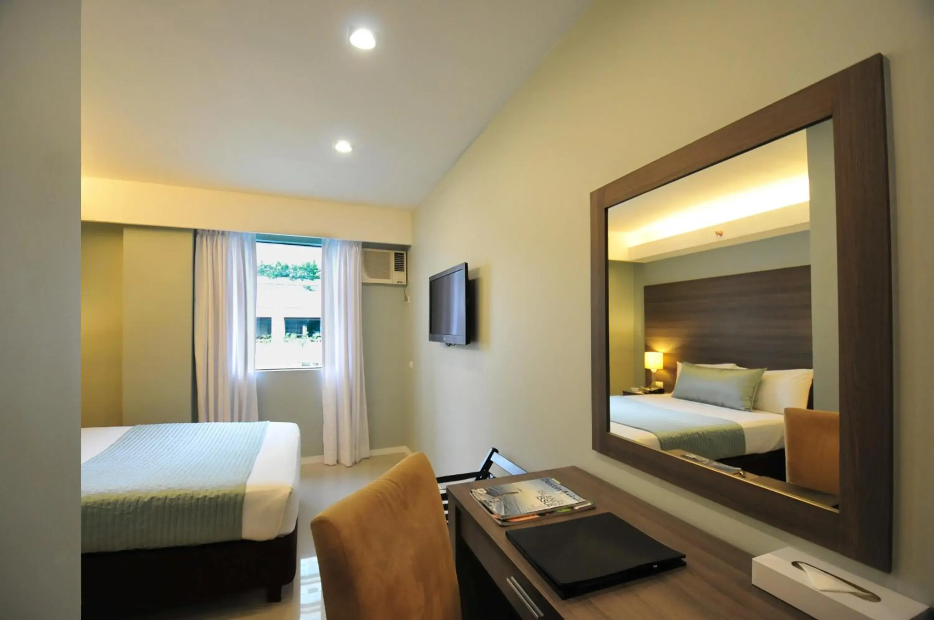 Premier Double Room in Astoria Greenbelt Premier Double Room in Astoria Greenbelt