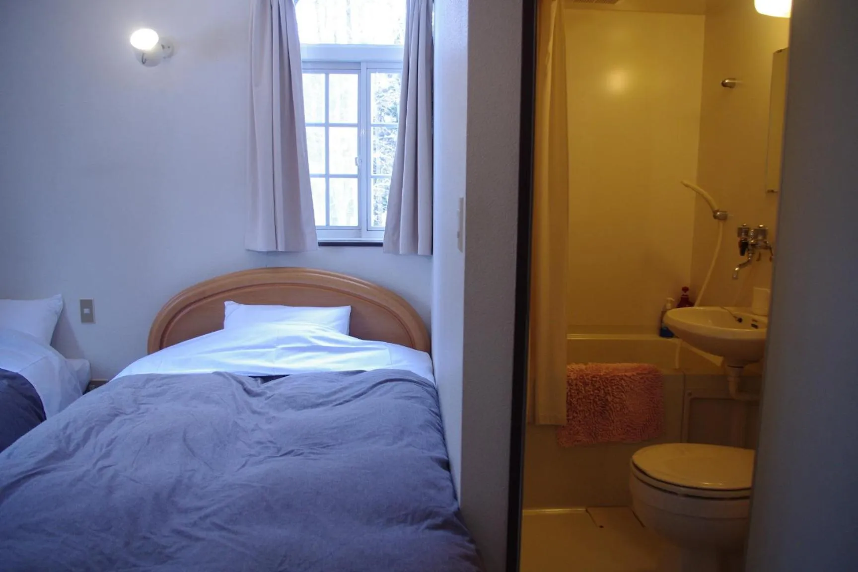 Bed in Sunny Side Hut