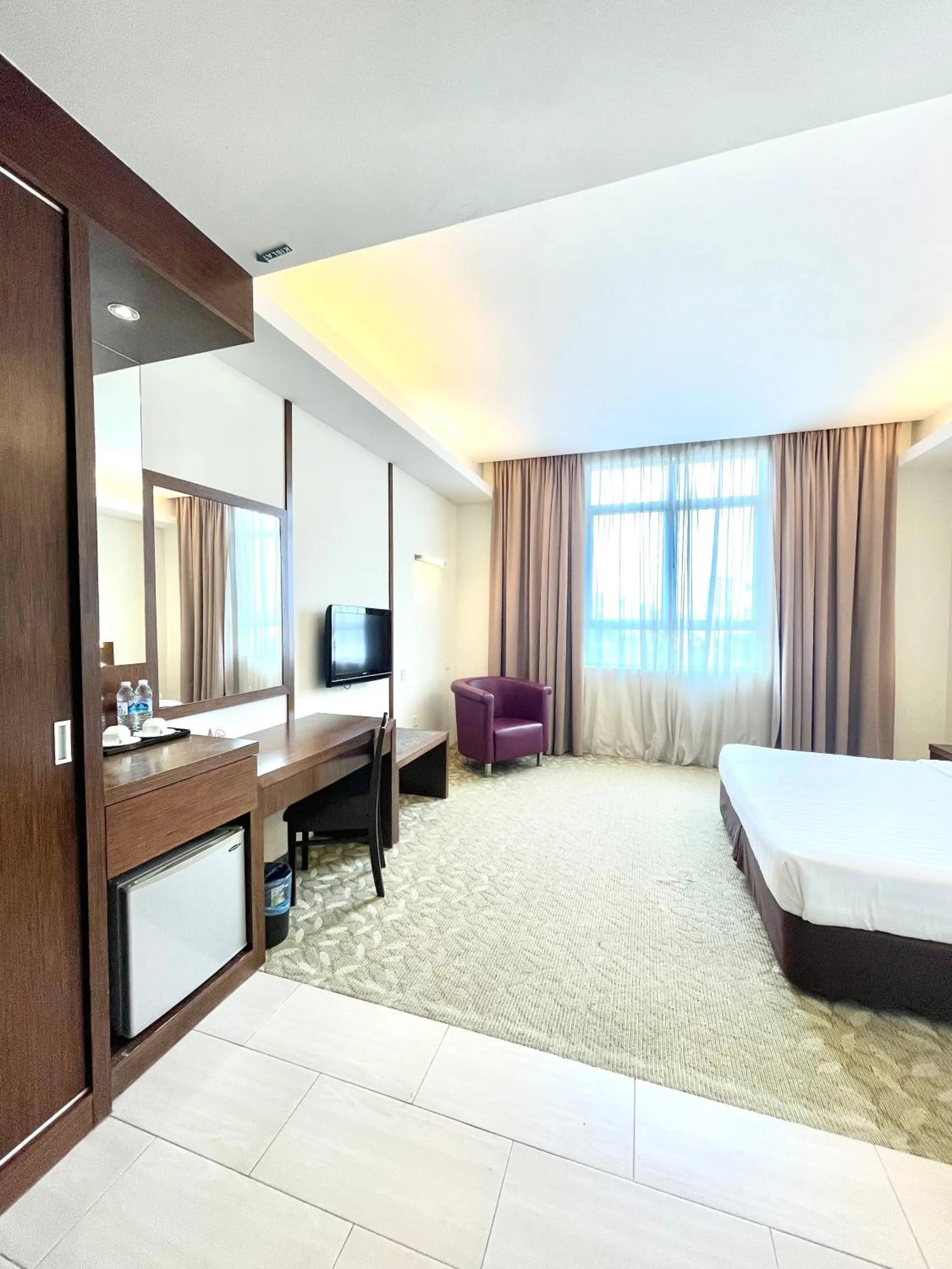 hair dresser, Bed in Seemsoon Hotel