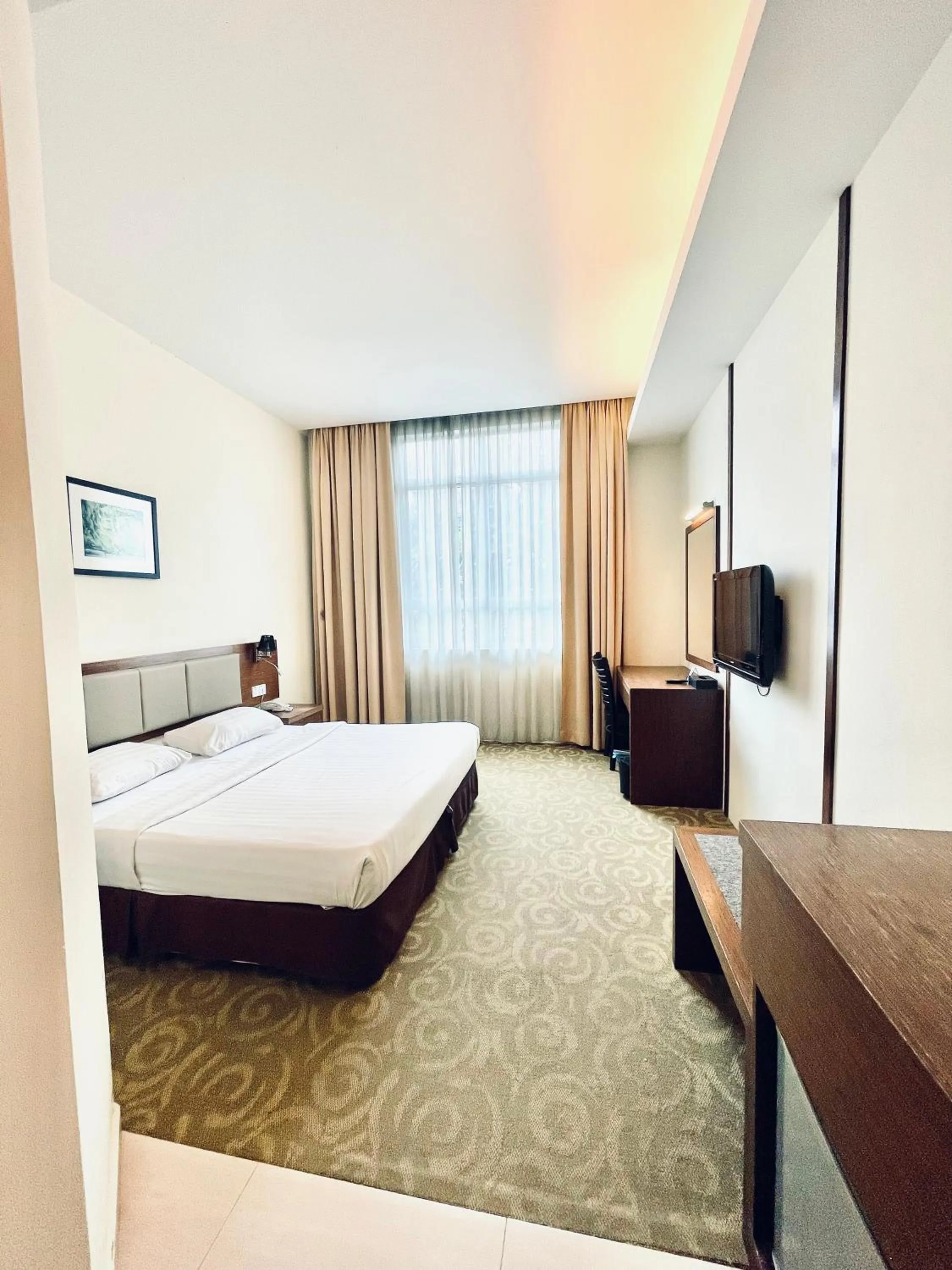 Photo of the whole room, Bed in Seemsoon Hotel