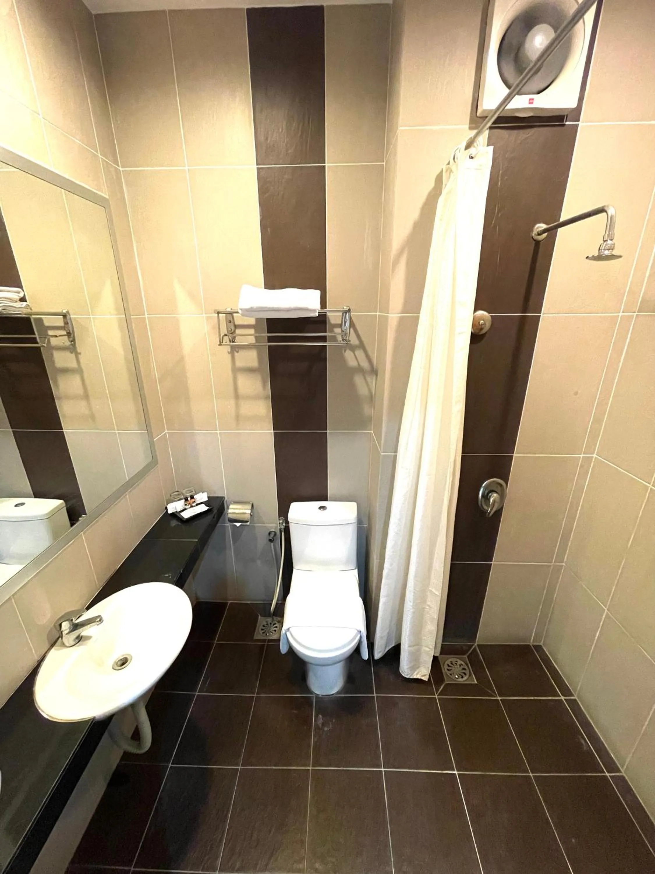 Toilet in Seemsoon Hotel