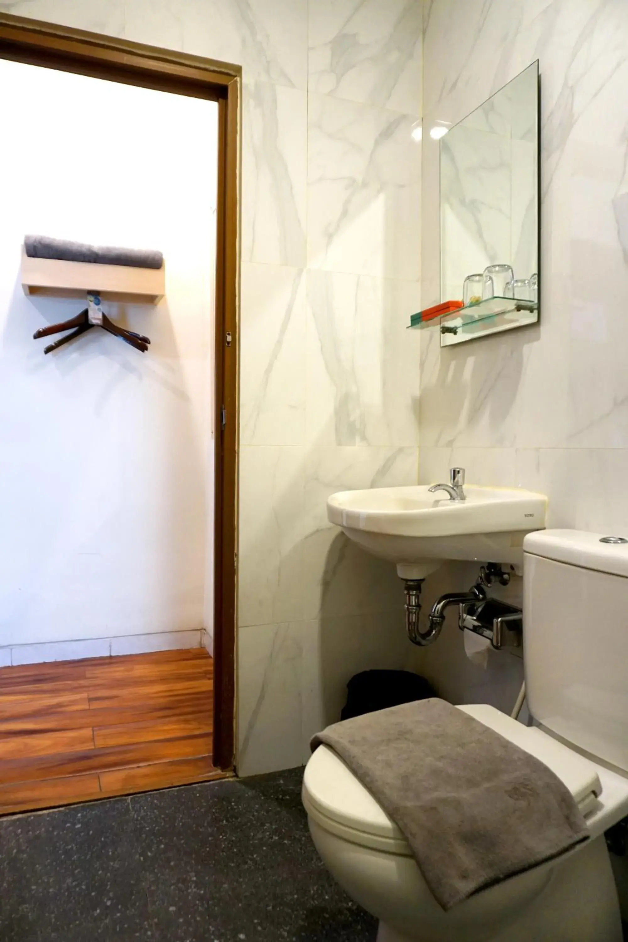 Superior Twin Room in Hotel 88 Mangga Besar Raya 120 Jakarta By WH Superior Twin Room in Hotel 88 Mangga Besar Raya 120 Jakarta By WH