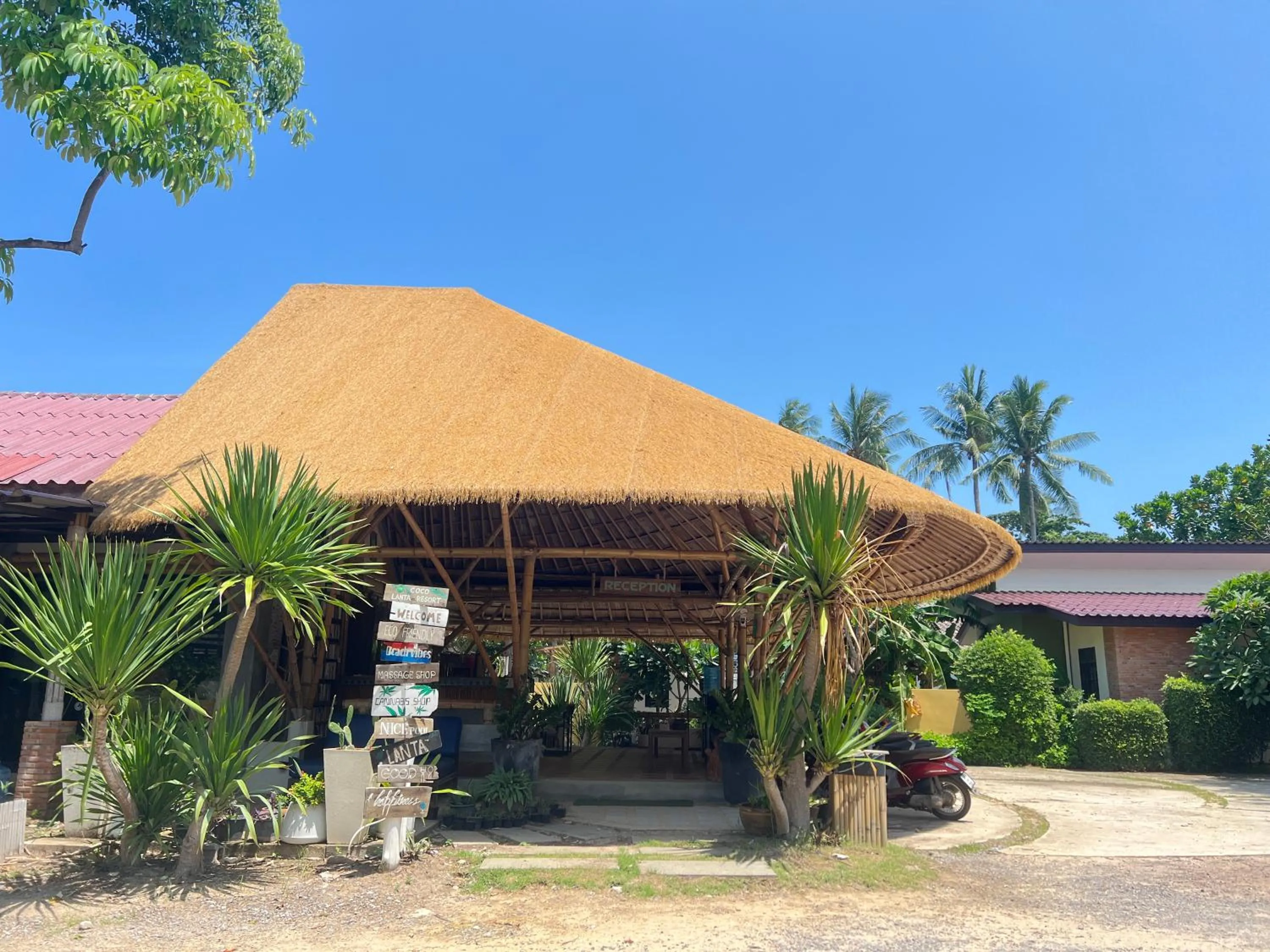 Lobby or reception in Coco Lanta Resort - SHA Extra Plus