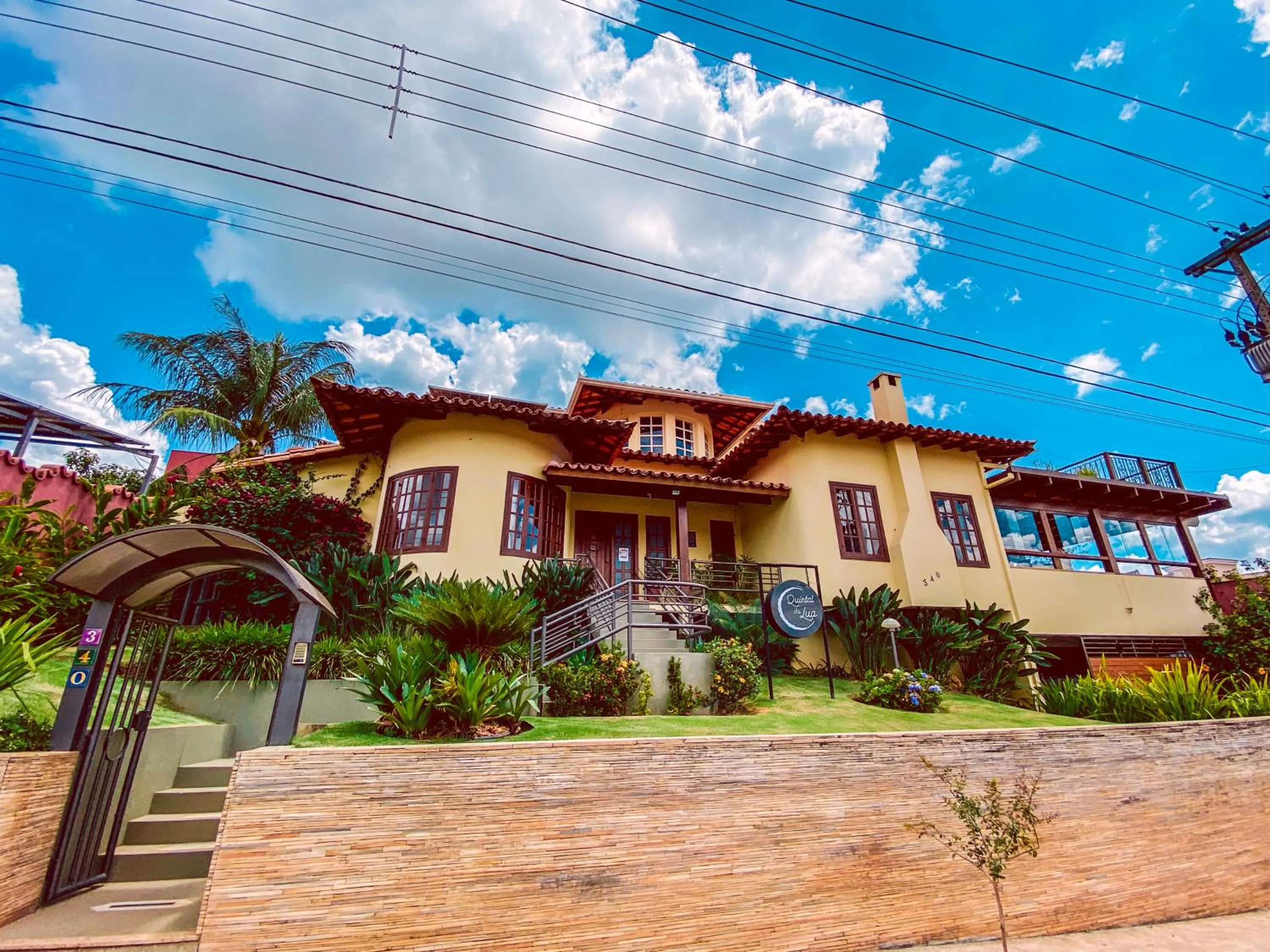 Facade/entrance in Pousada Quintal da Lua