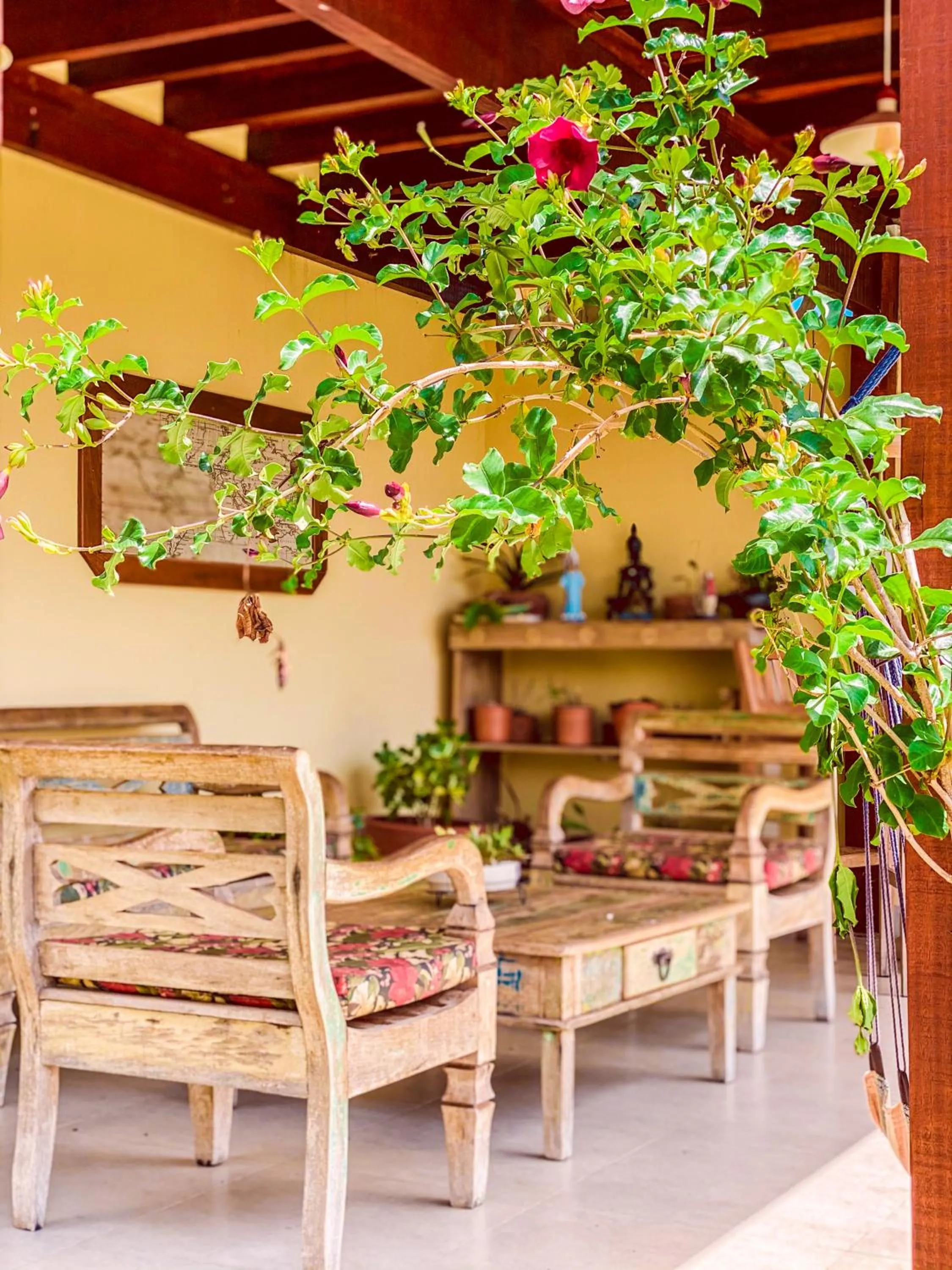 Seating area in Pousada Quintal da Lua