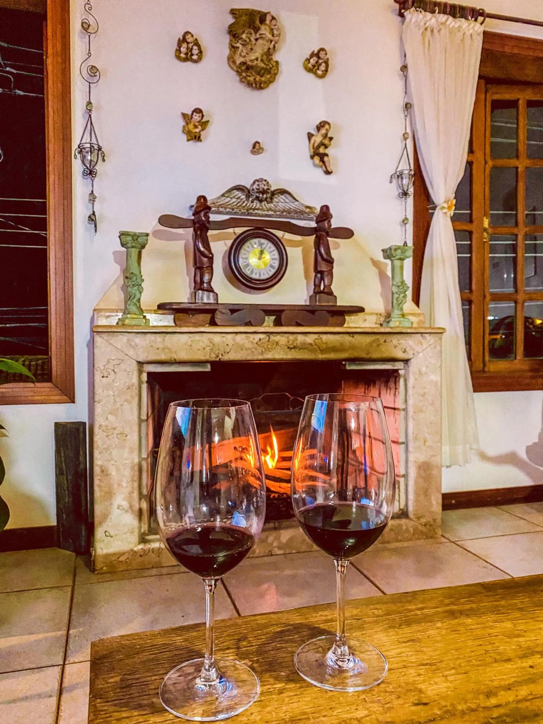 Living room in Pousada Quintal da Lua