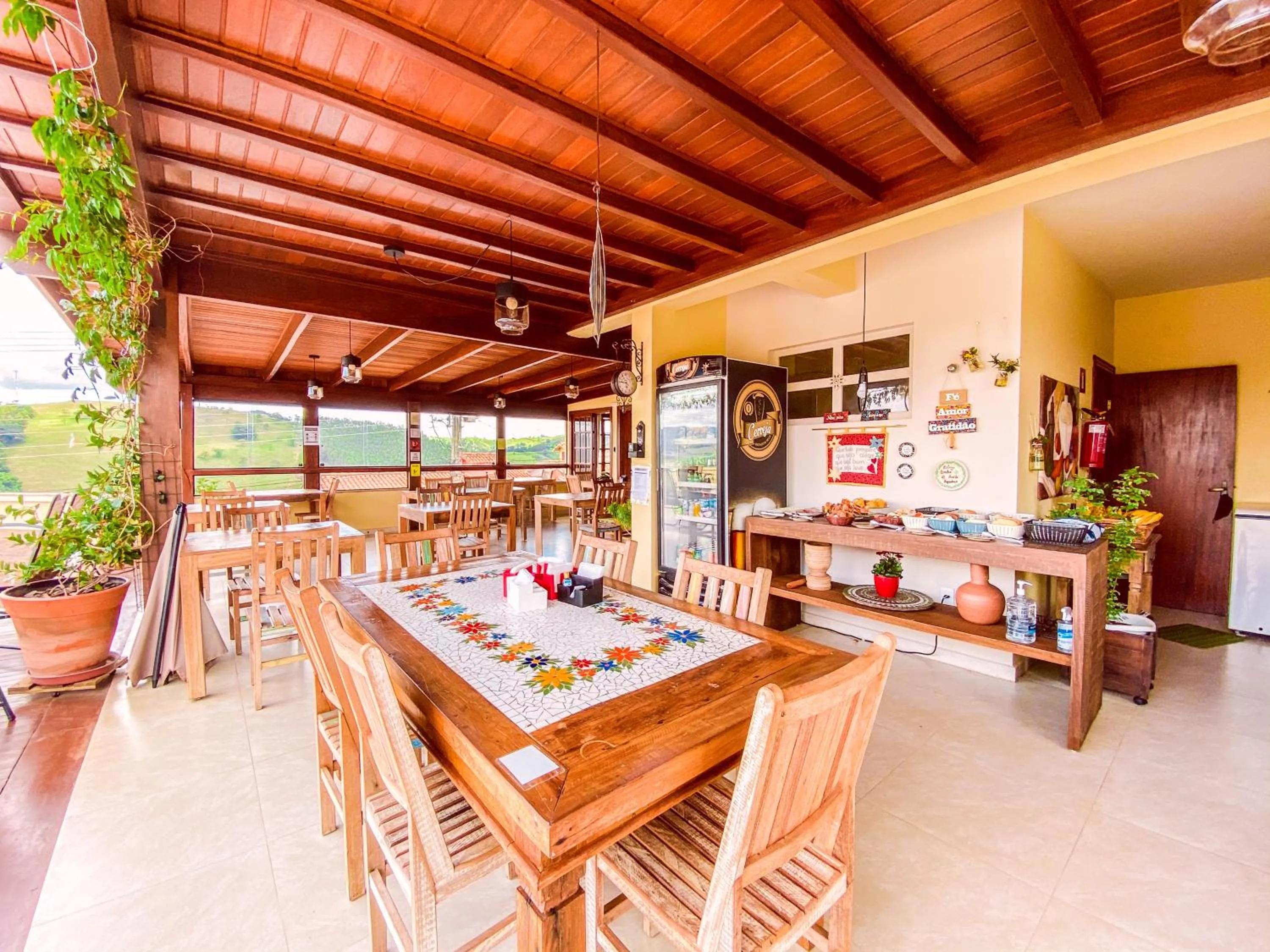Dining area in Pousada Quintal da Lua