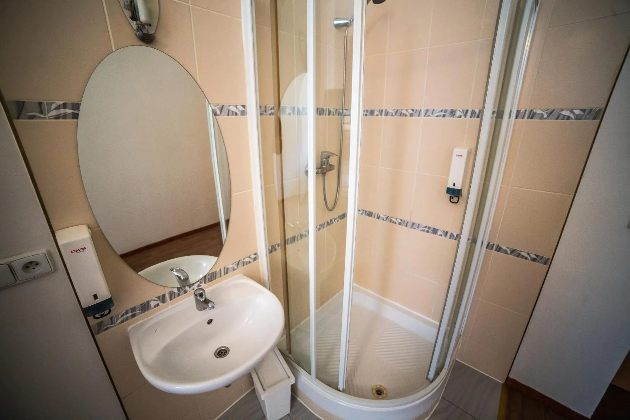 Shower, Bathroom in Sleep&Go