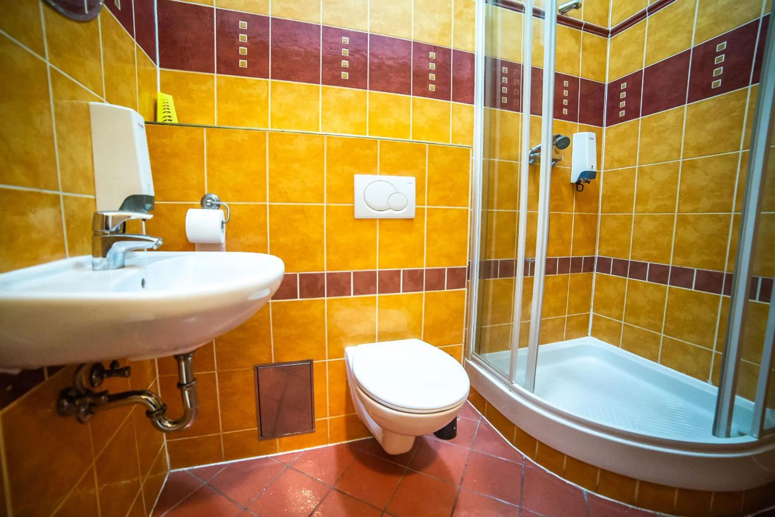 Shower, Bathroom in Sleep&Go