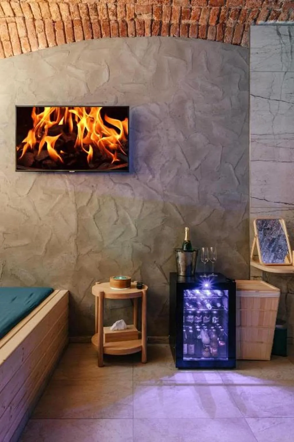 TV and multimedia in Wellness Rooms Central