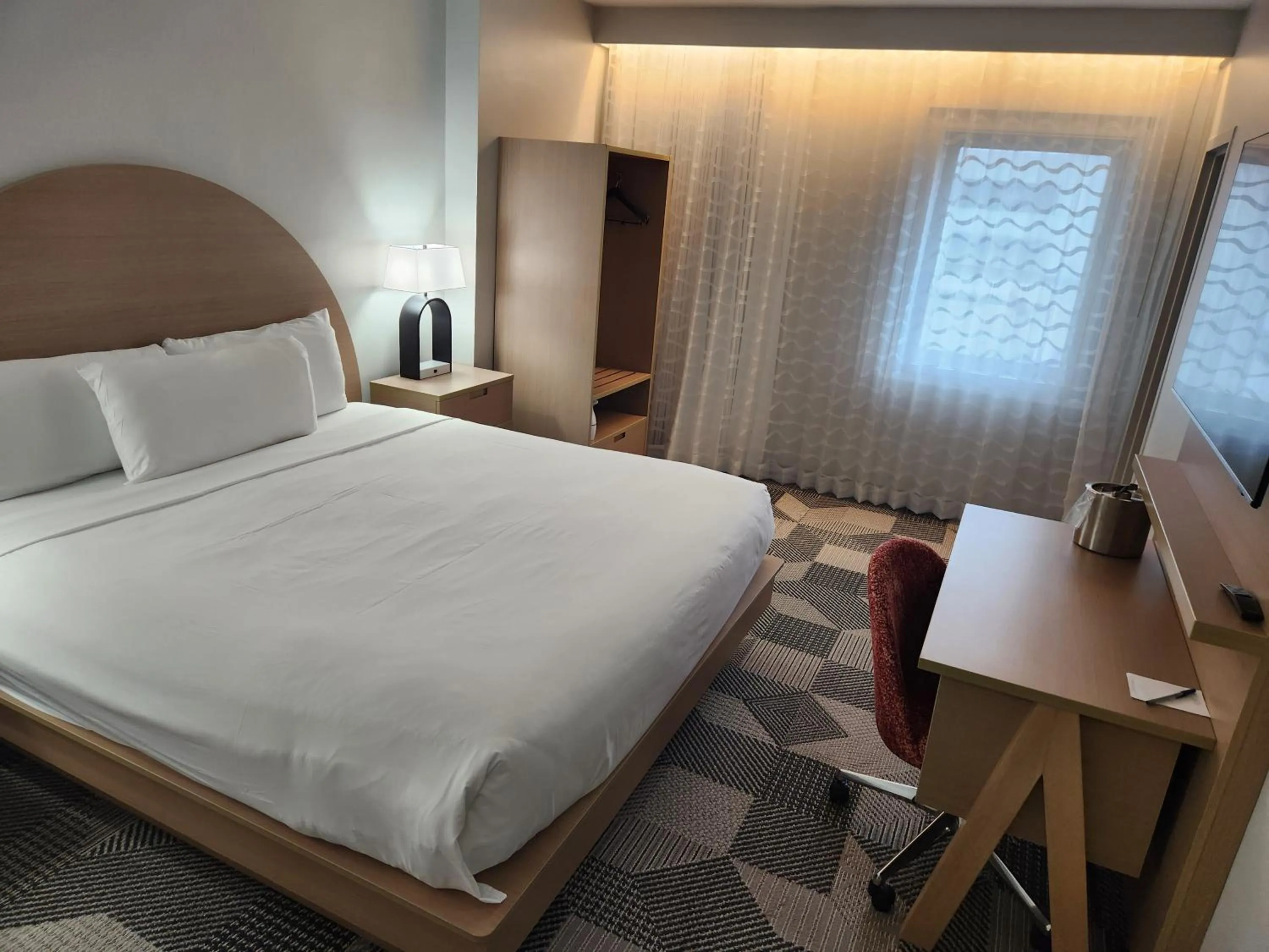 Bed in Miami International Airport Hotel