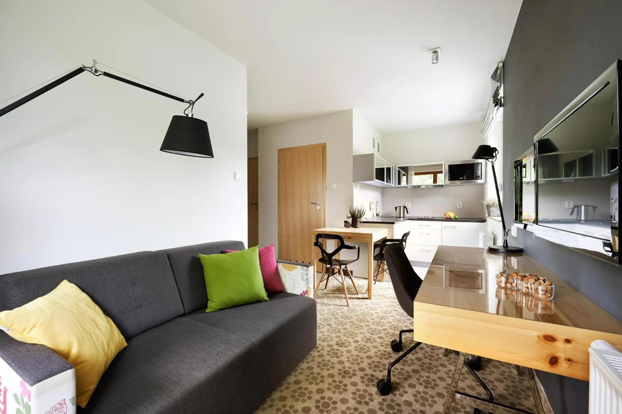 Living room, Bed in Aparthotel Cristal Resort Szklarska Poręba by Zdrojowa