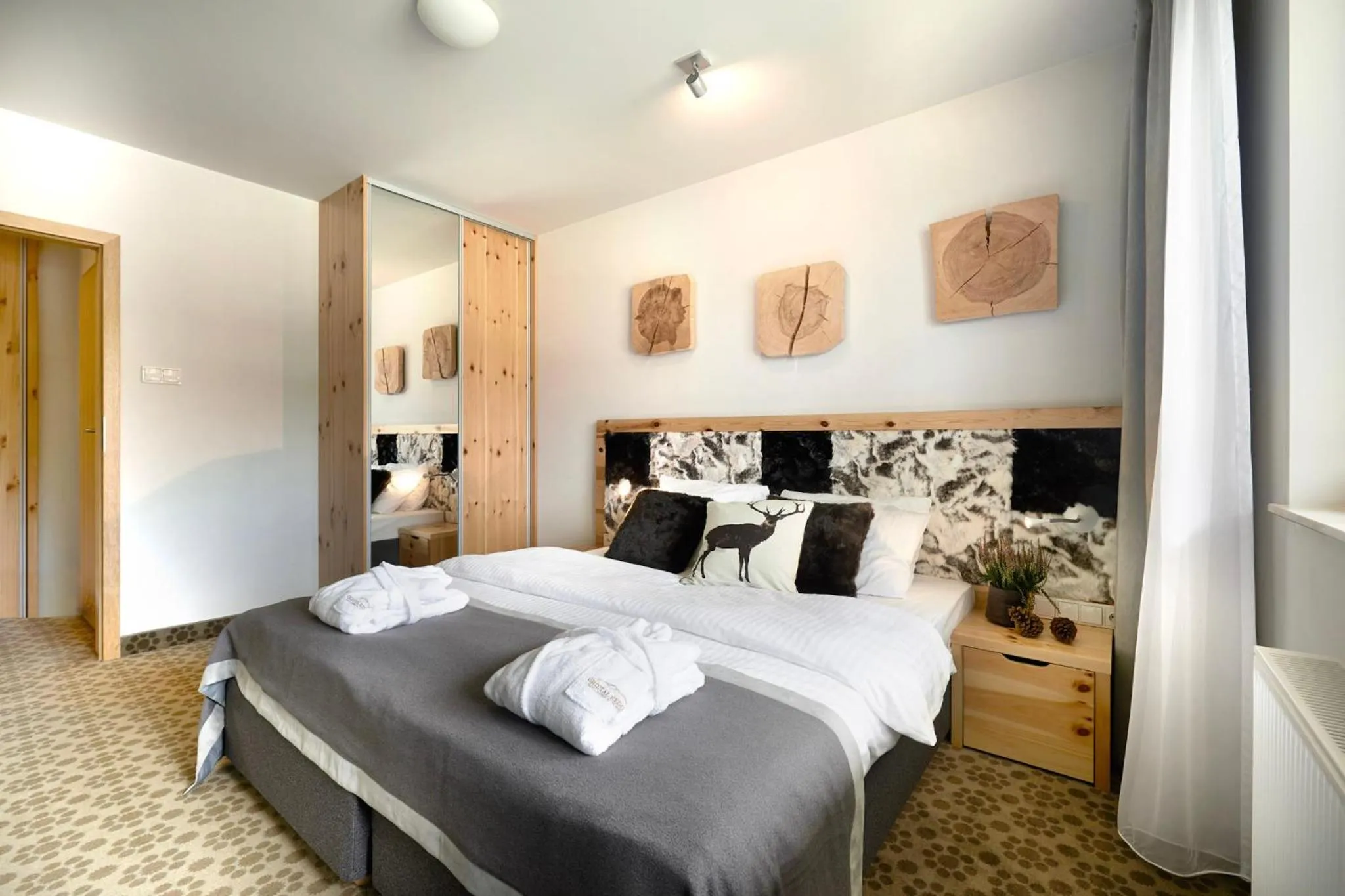 Bed in Aparthotel Cristal Resort Szklarska Poręba by Zdrojowa