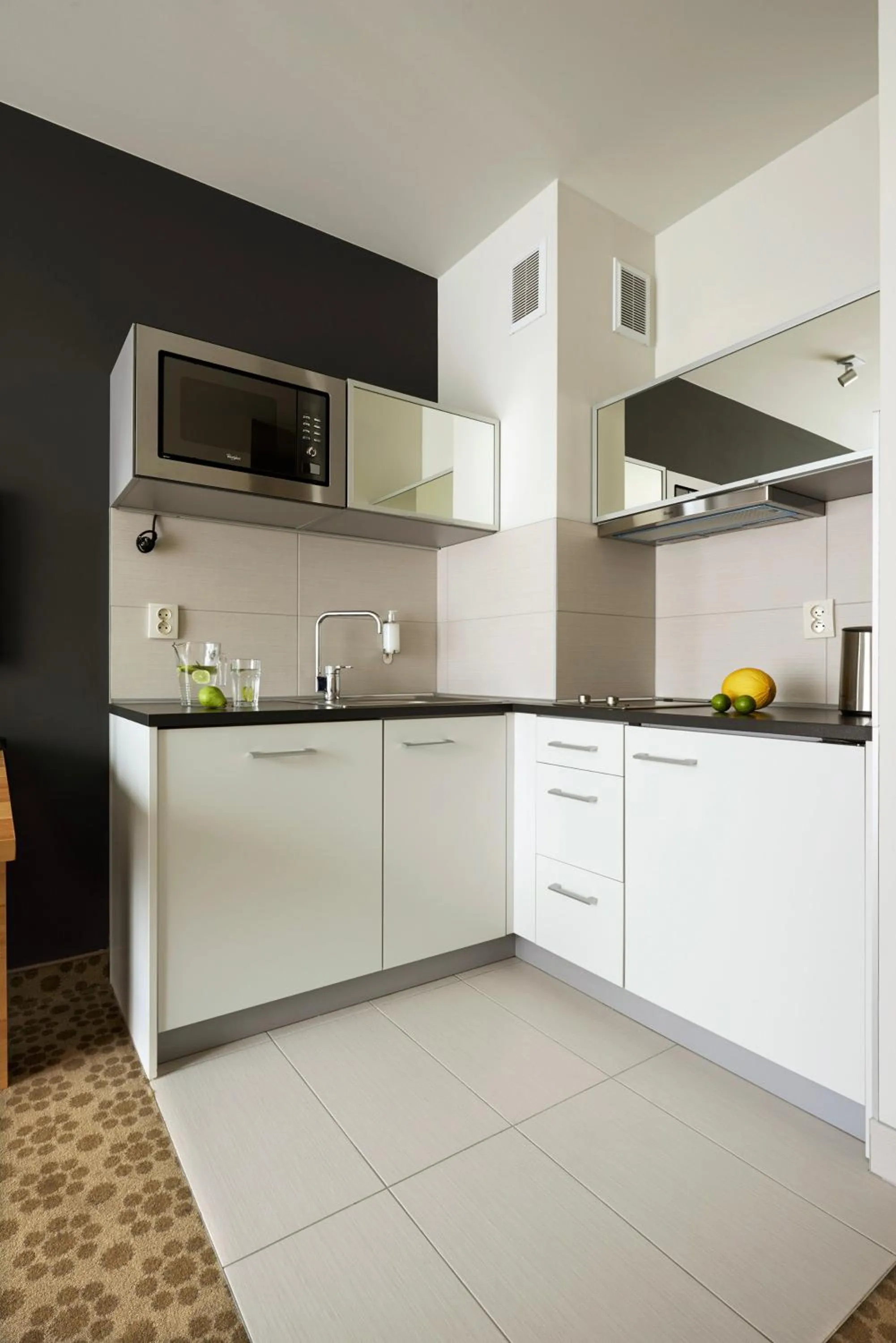 Kitchen or kitchenette in Aparthotel Cristal Resort Szklarska Poręba by Zdrojowa